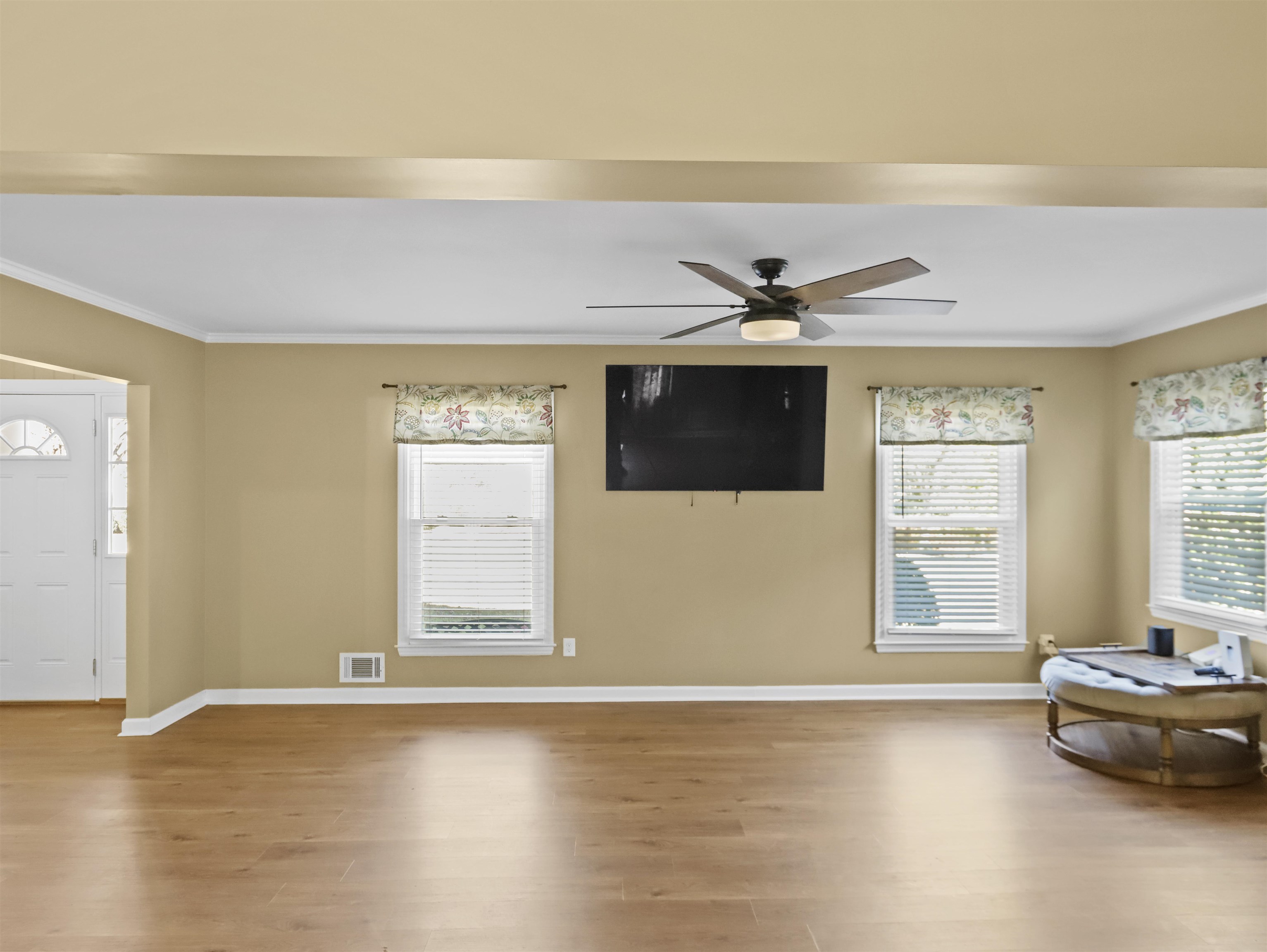 201 Crestview Dr Property Photo 7