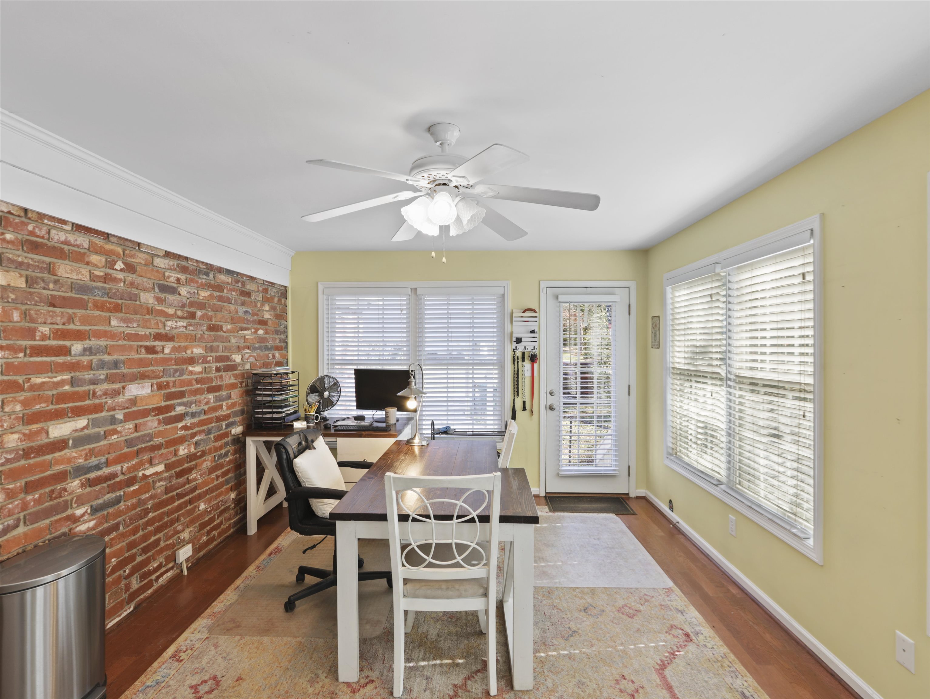 201 Crestview Dr Property Photo 9