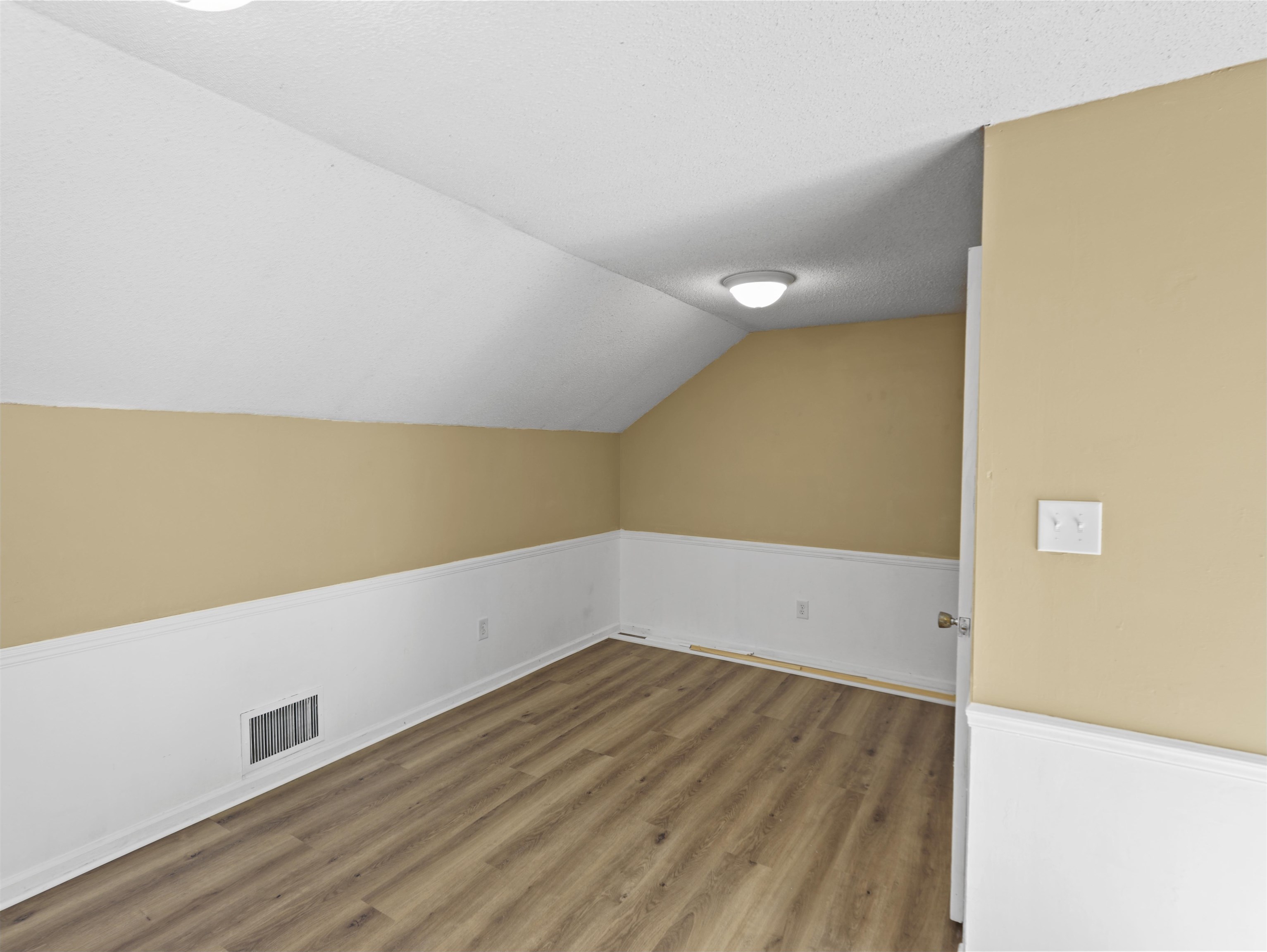 201 Crestview Dr Property Photo 20