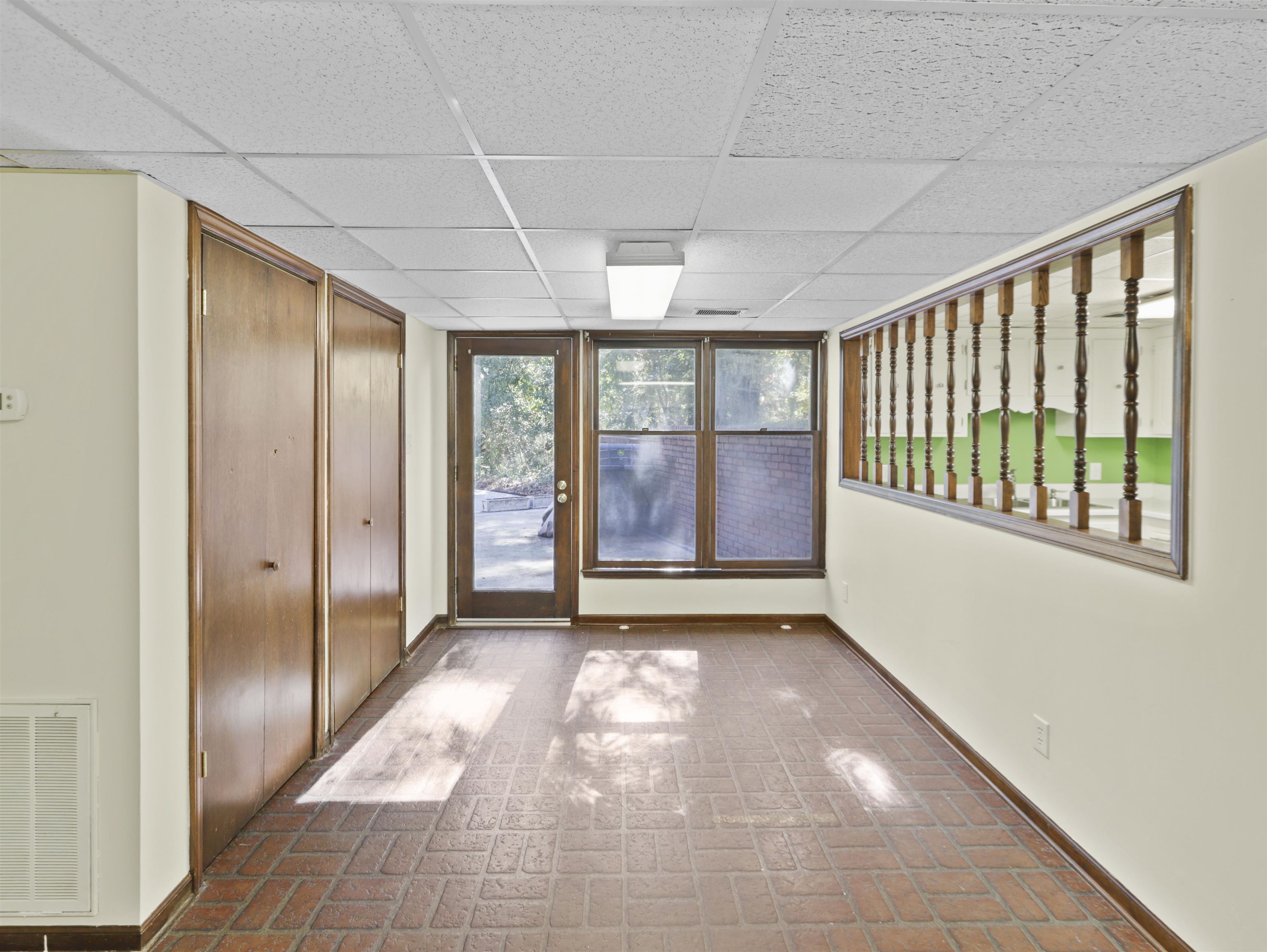 201 Crestview Dr Property Photo 24