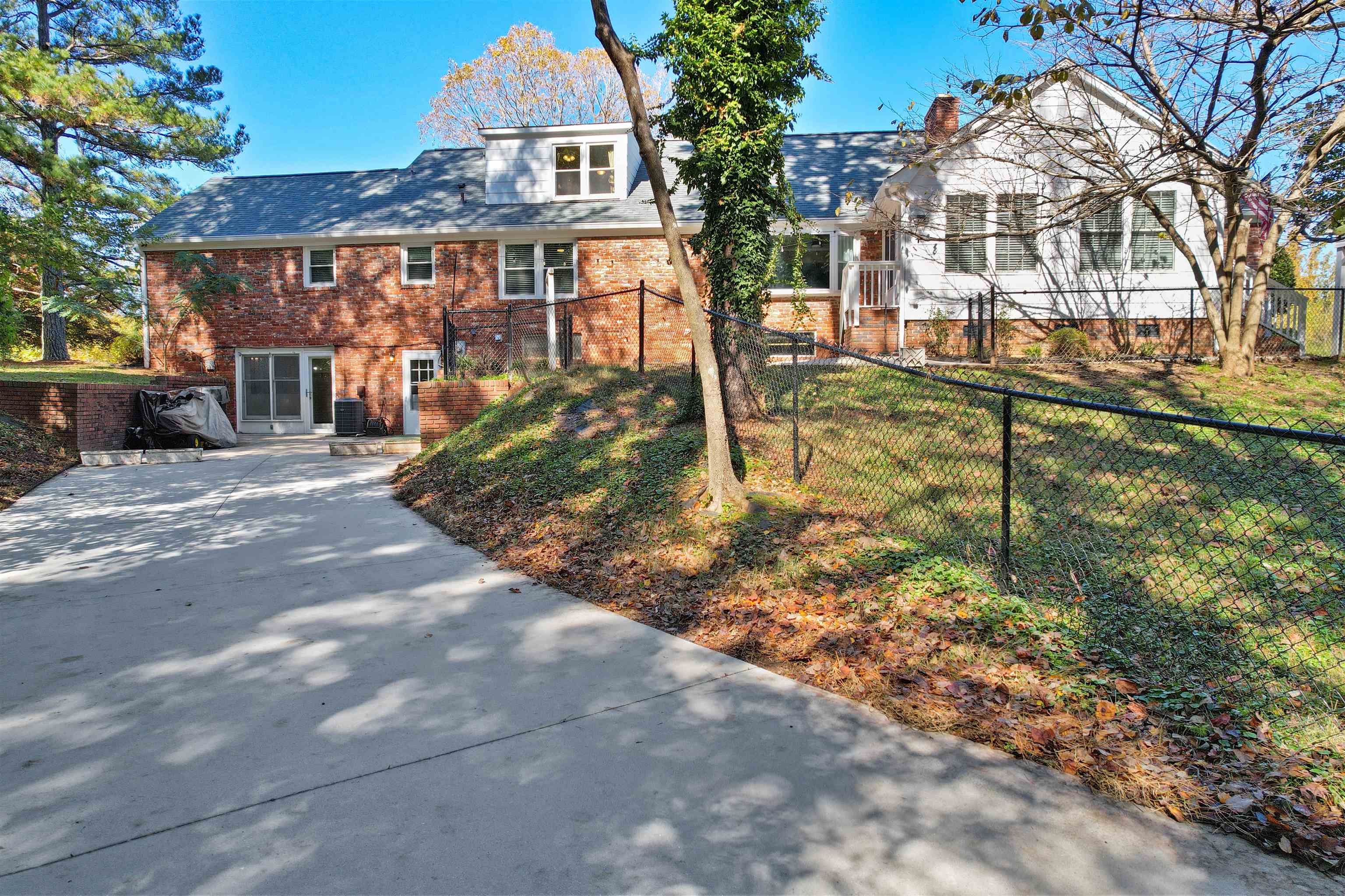 201 Crestview Dr Property Photo 36