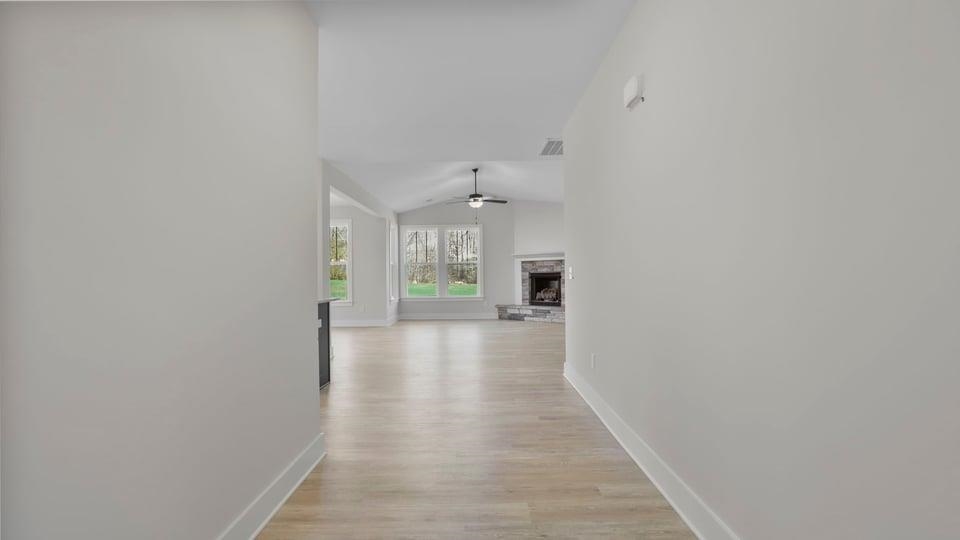 563 Winstone Trail Property Photo 5