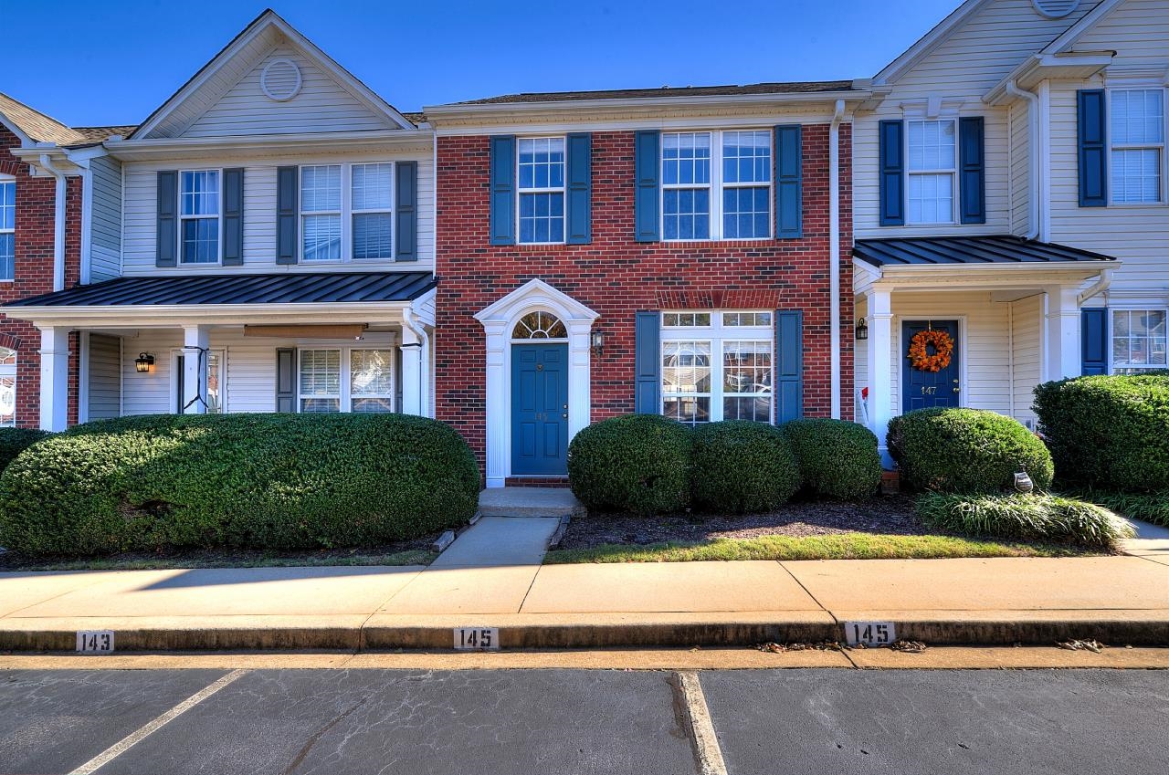 145 Spring Crossing Circle Property Photo 1