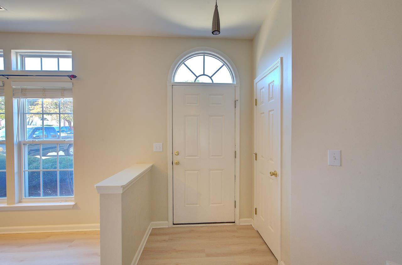 145 Spring Crossing Circle Property Photo 7