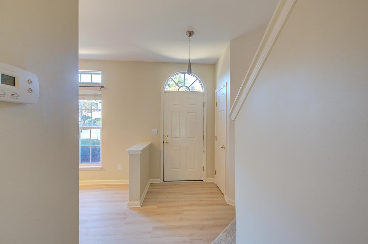 145 Spring Crossing Circle Property Photo 8