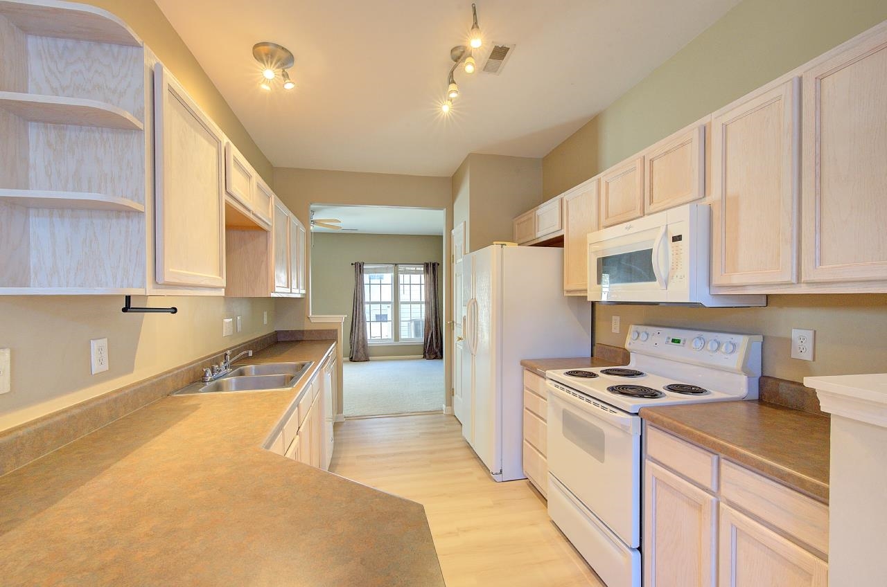 145 Spring Crossing Circle Property Photo 13
