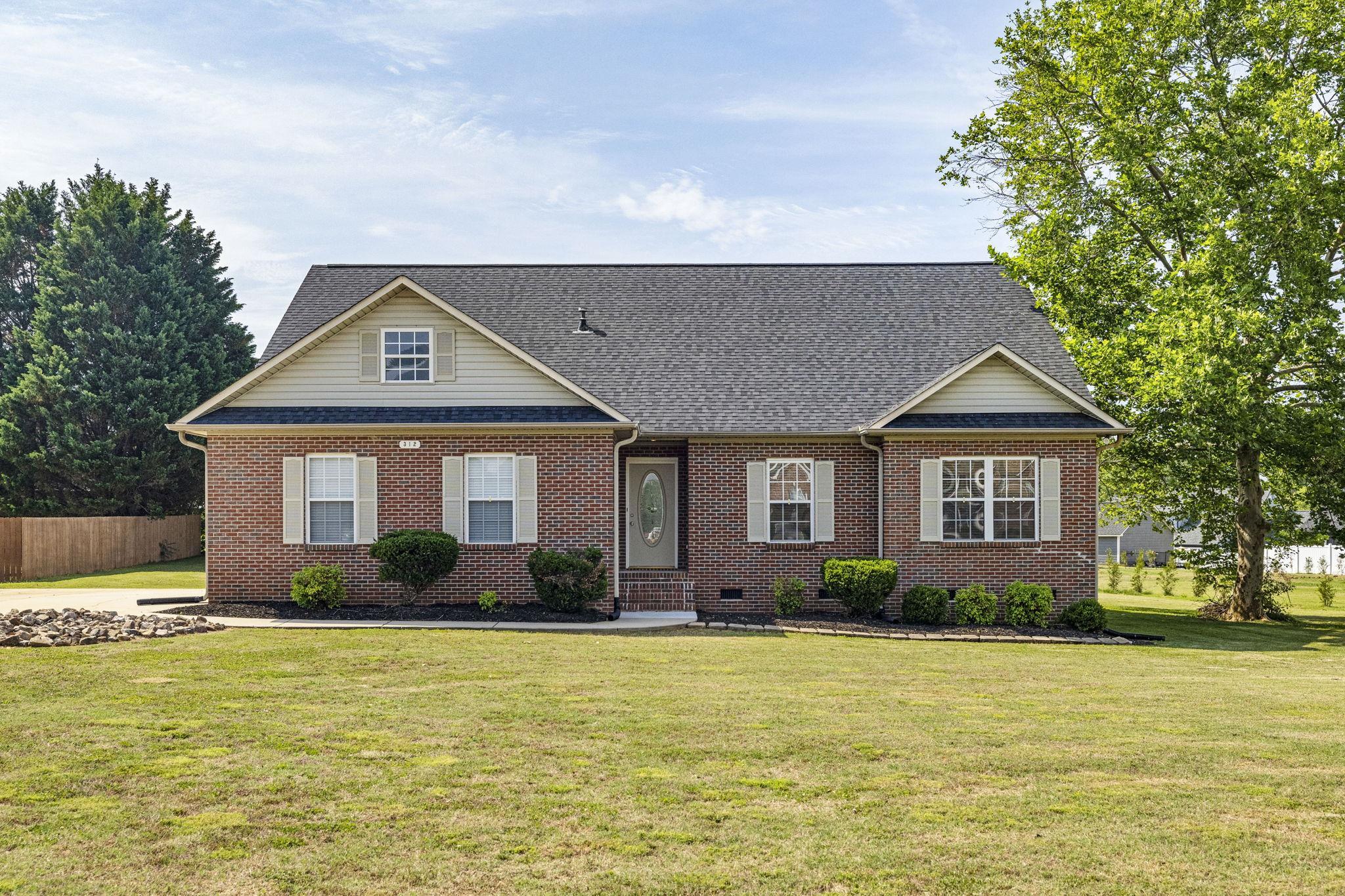 312 Rolling Meadow Ct Property Photo 1