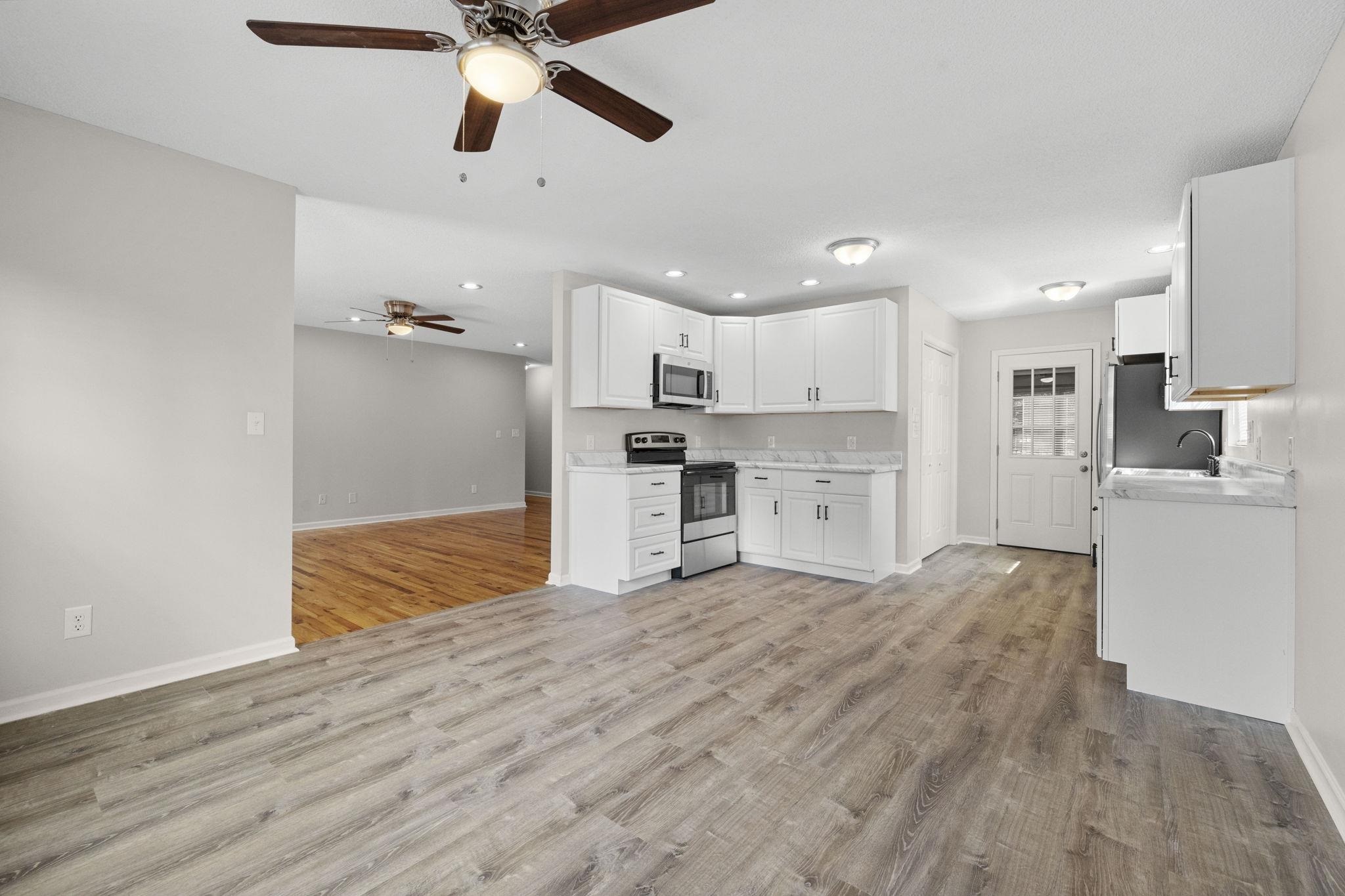312 Rolling Meadow Ct Property Photo 6