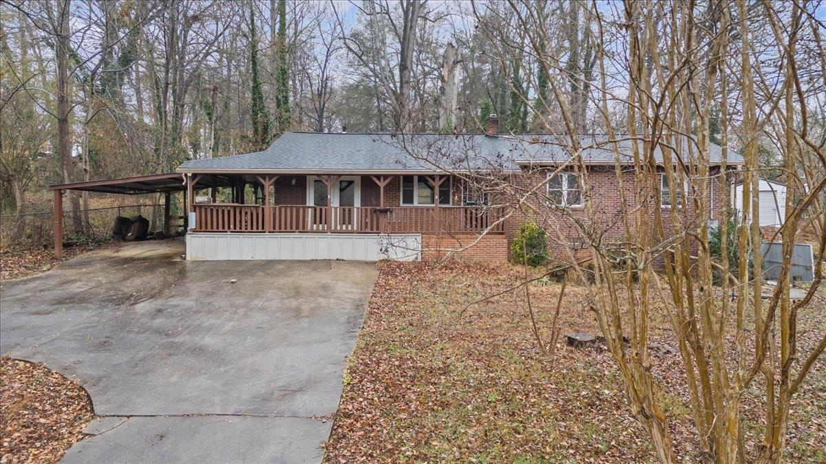 108 Linda Lane Property Photo 3