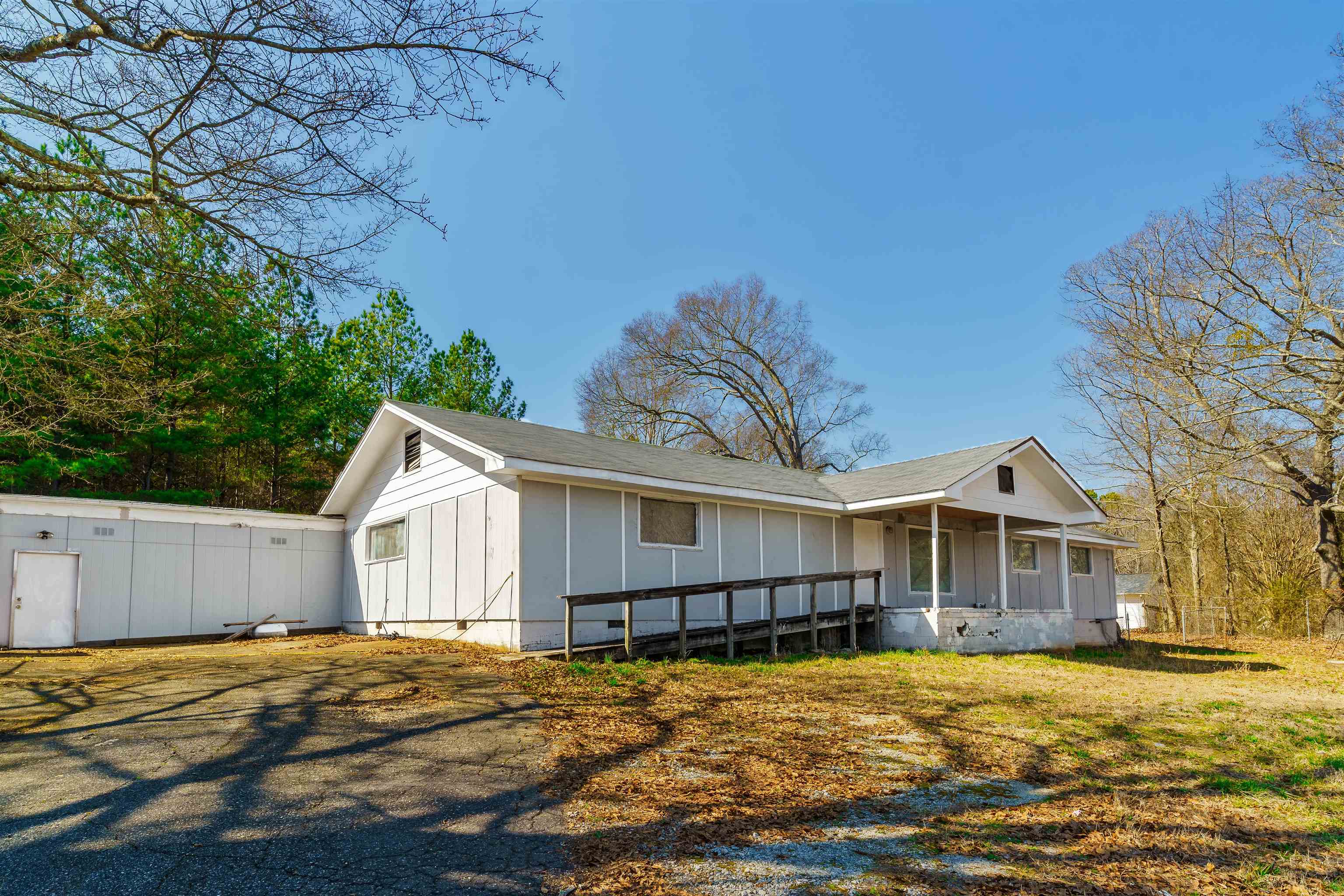 100 Clary Drive Property Photo 2