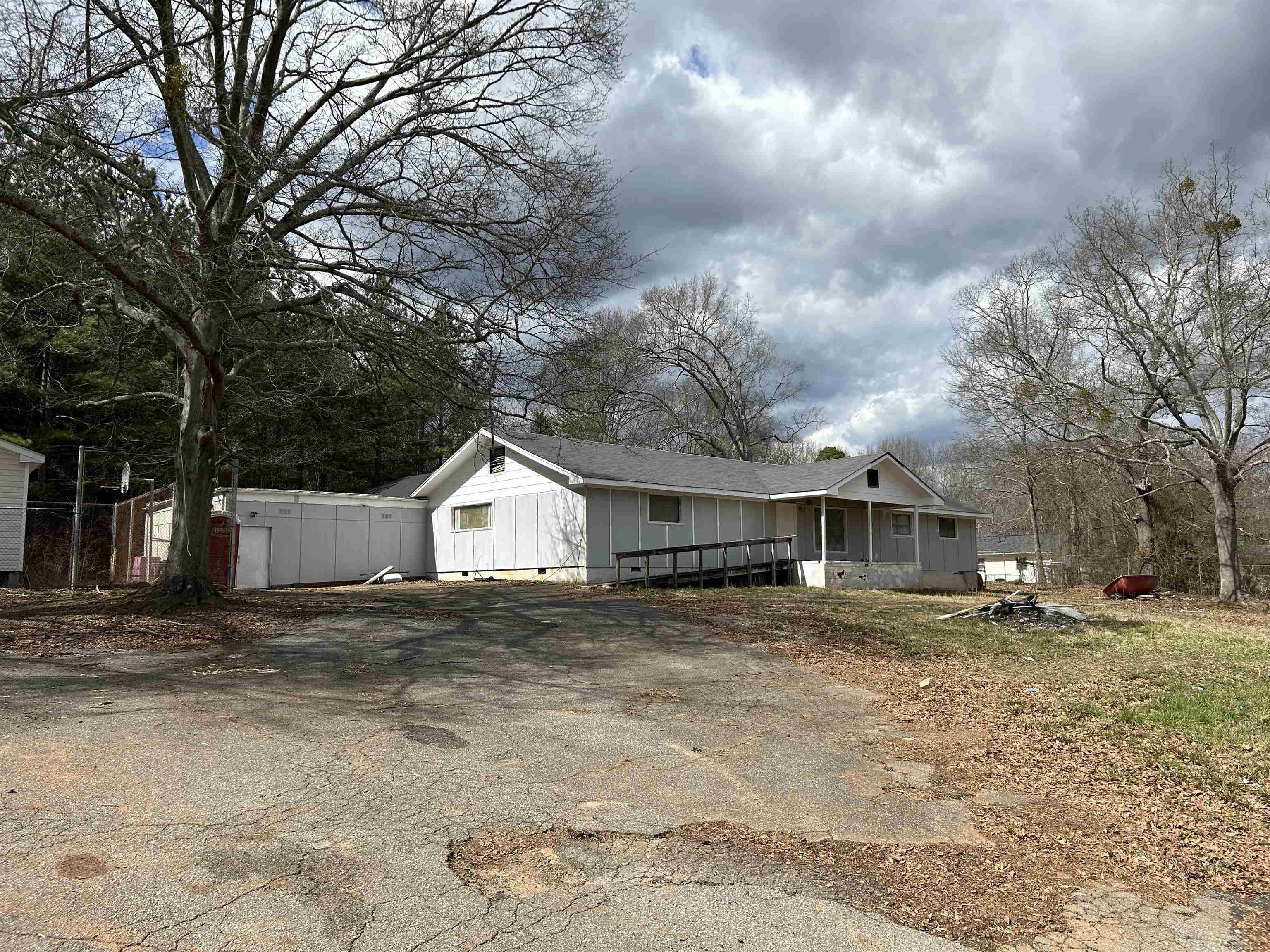 100 Clary Drive Property Photo 3