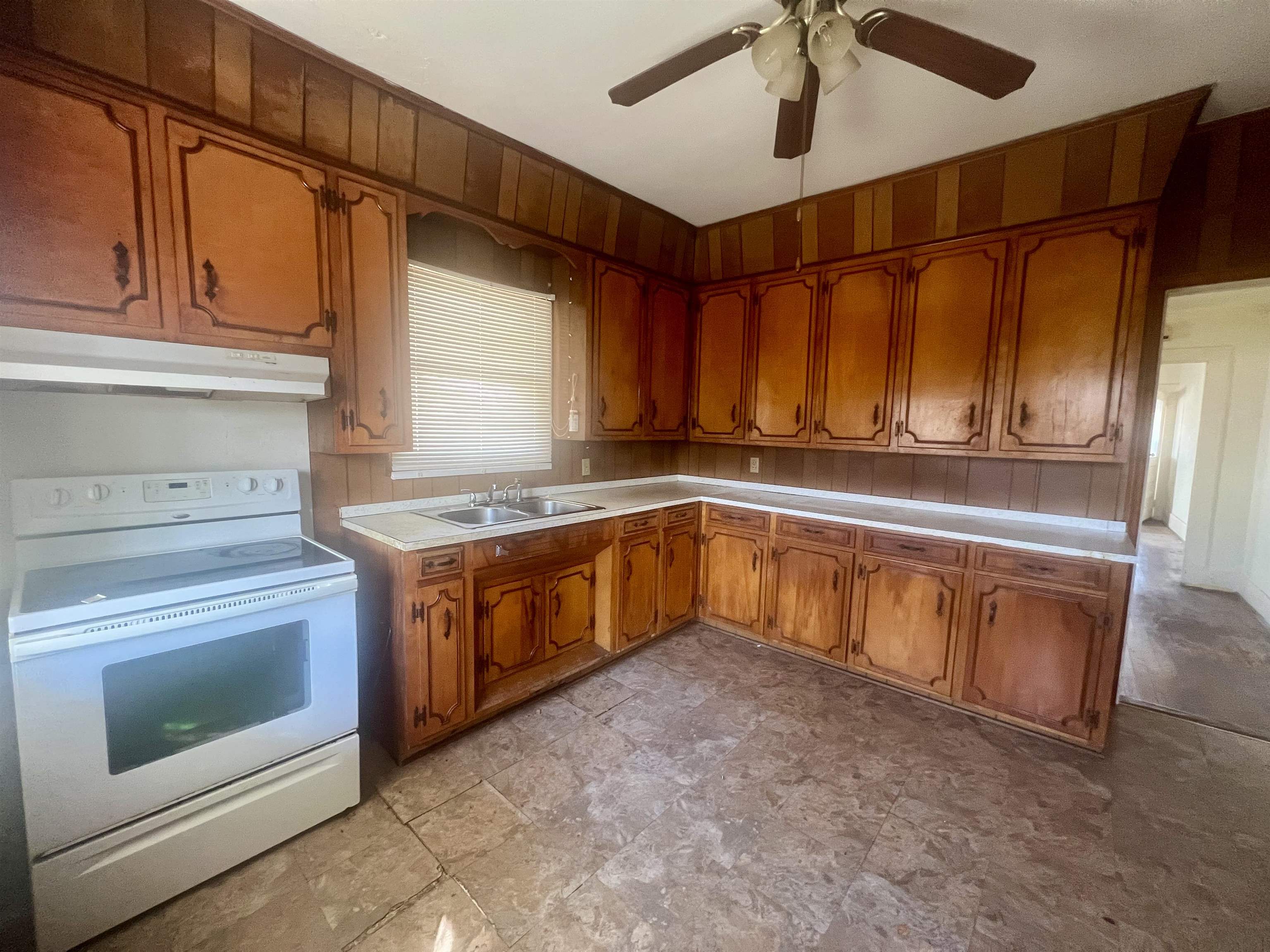 550 Leaman Avenue Property Photo 6
