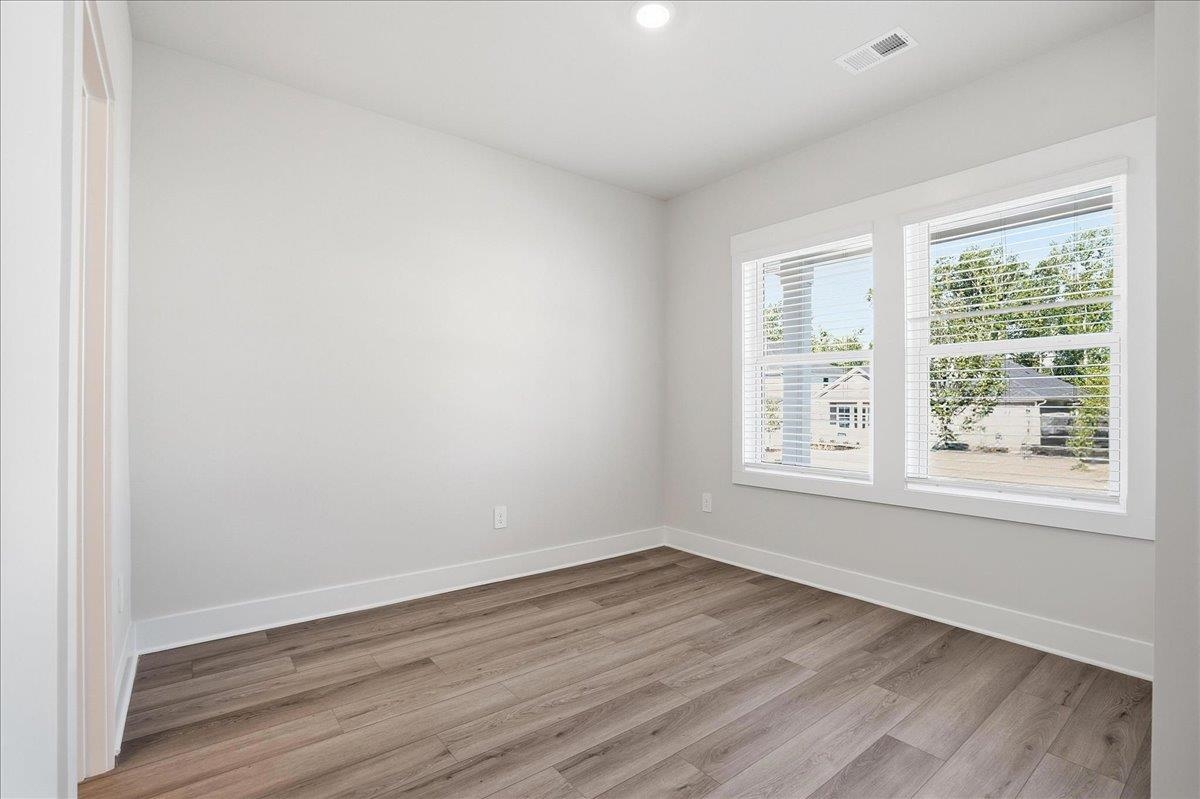 337 Allingham Road Property Photo 11