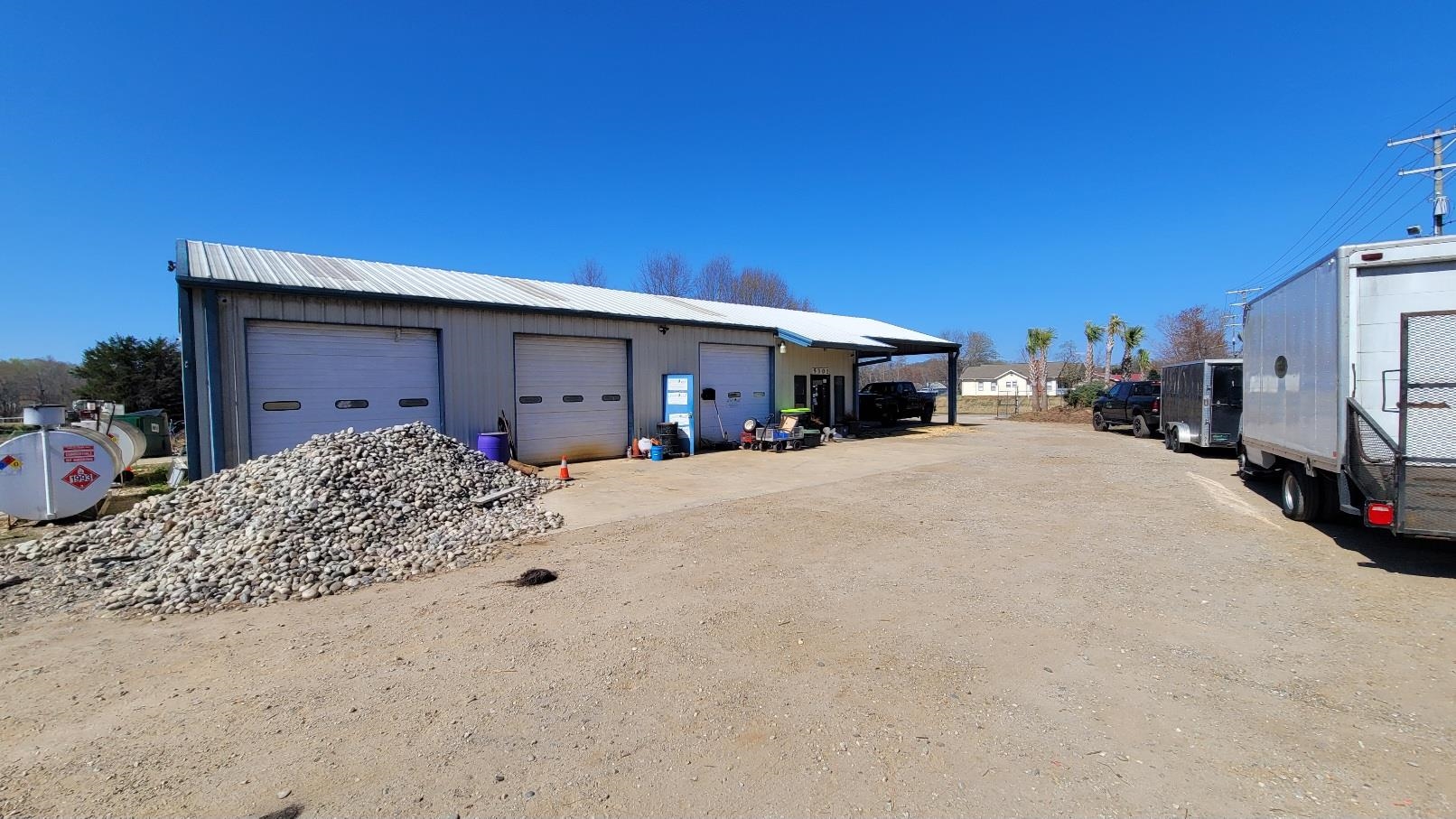 332084 Property Photo 4