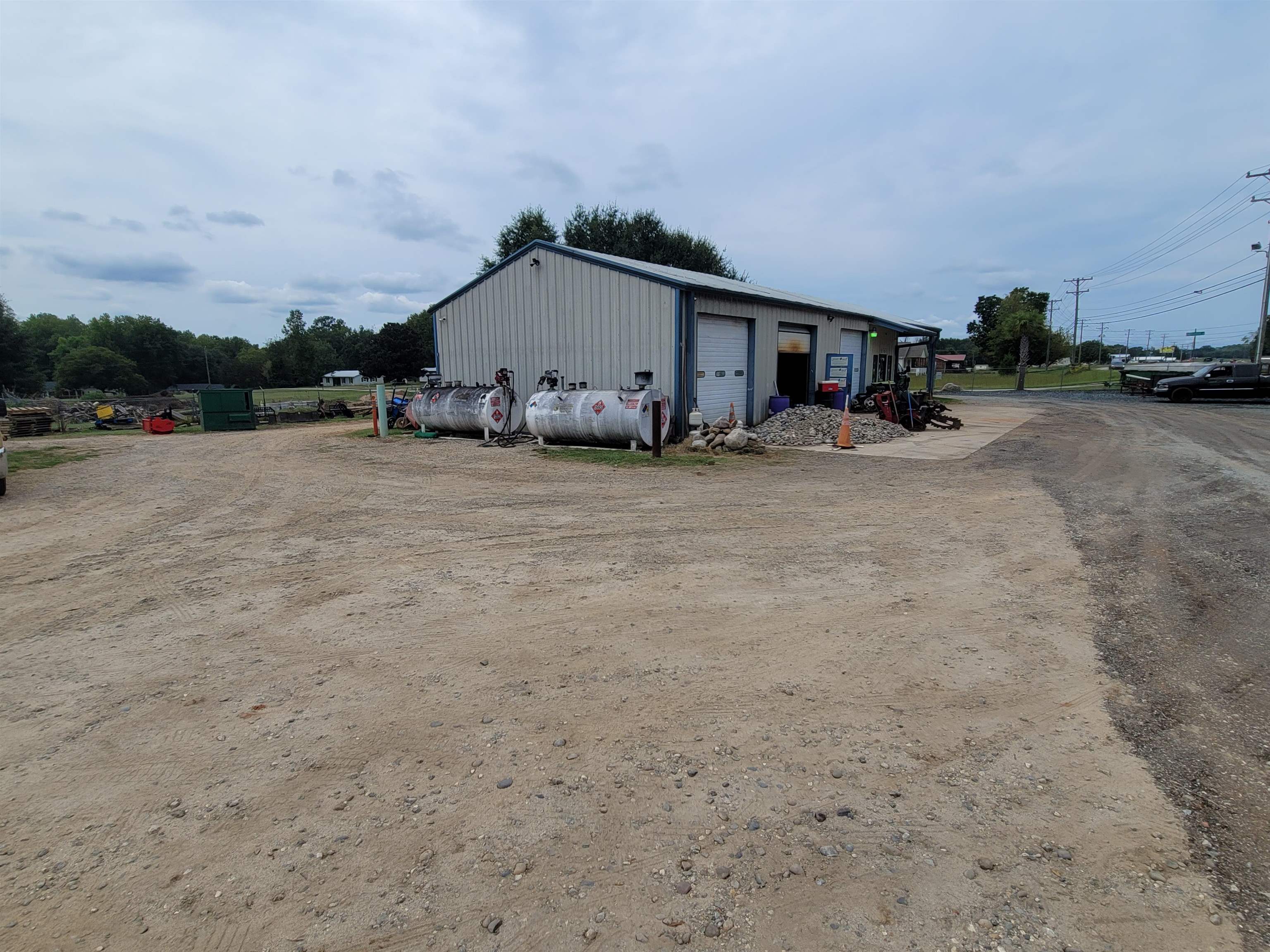 332084 Property Photo 6