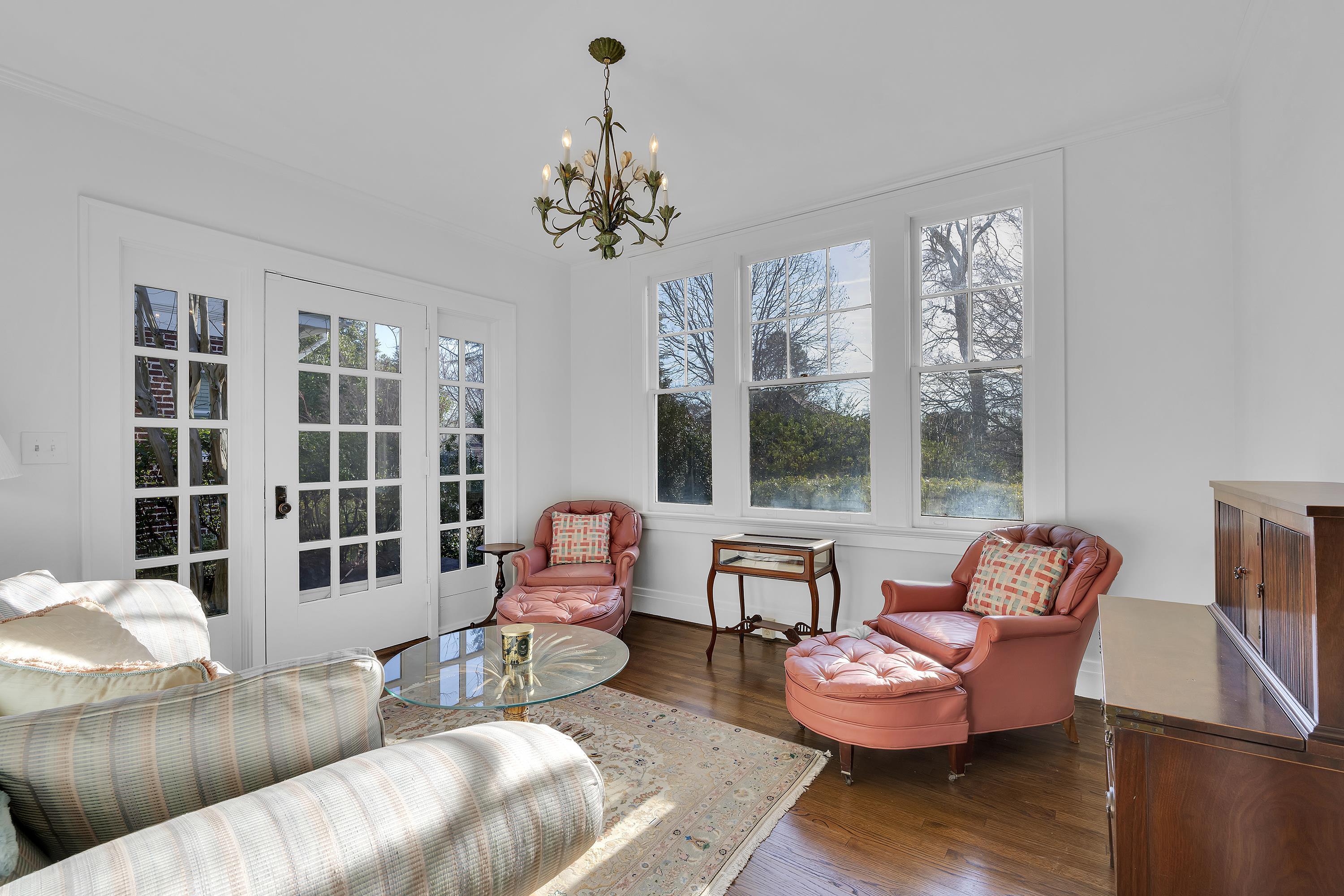 662 Otis Boulevard Property Photo 7