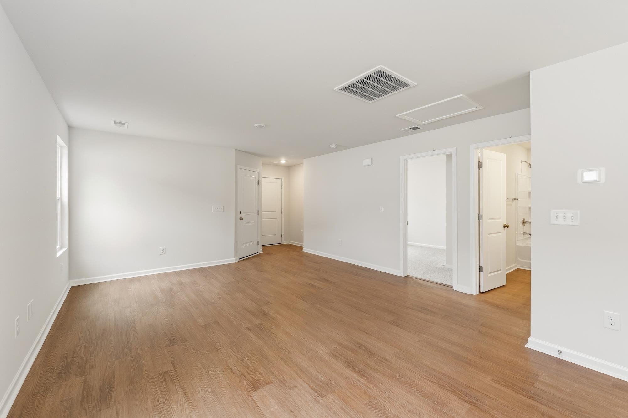 131 Cloverfield Lane Property Photo 3