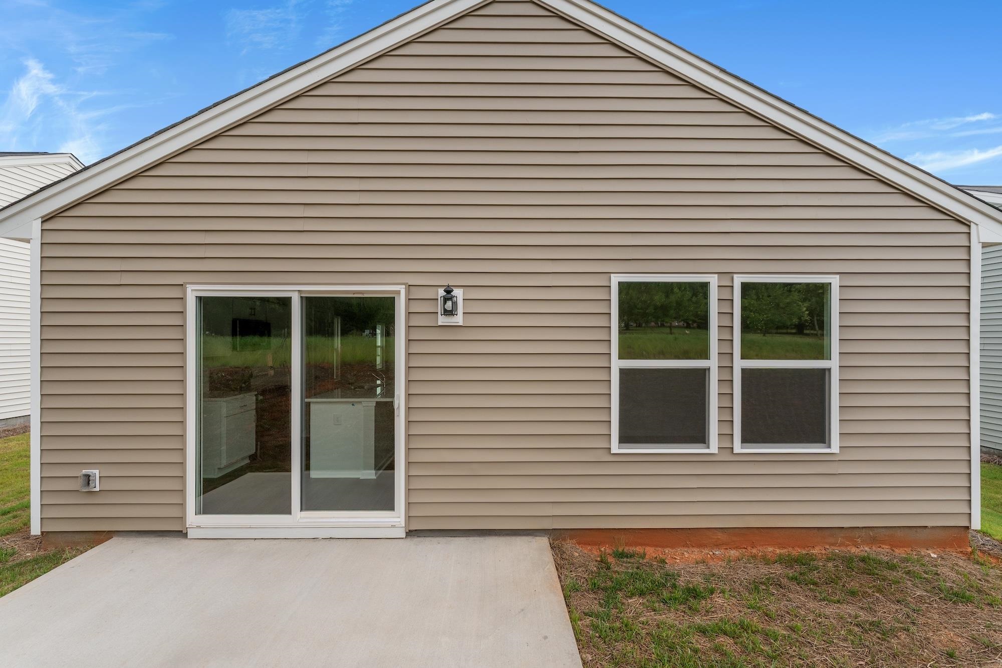 127 Cloverfield Lane Property Photo 13
