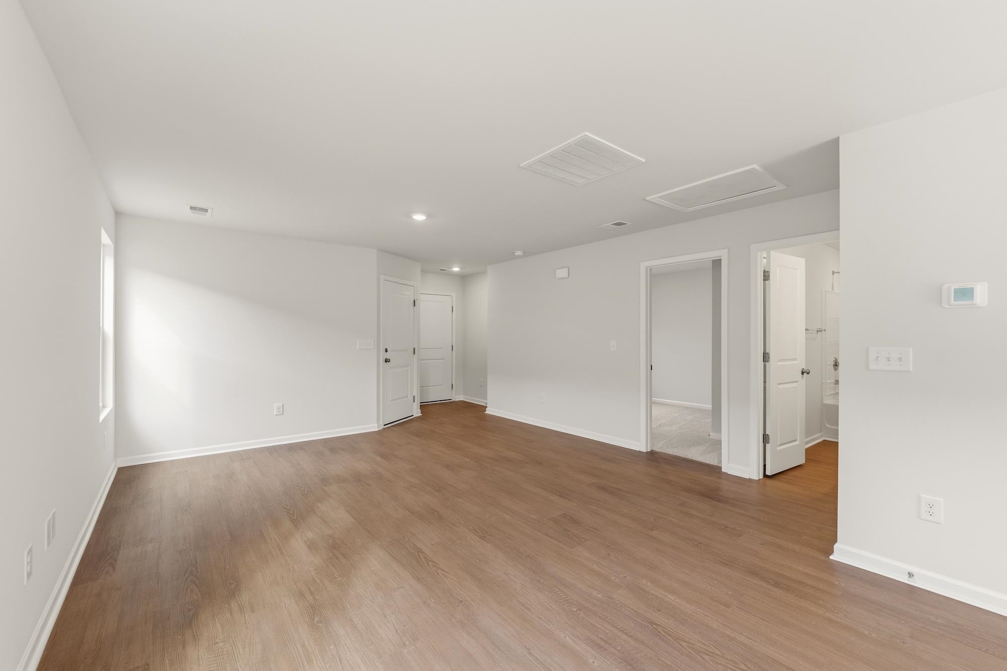 134 Cloverfield Lane Property Photo 3