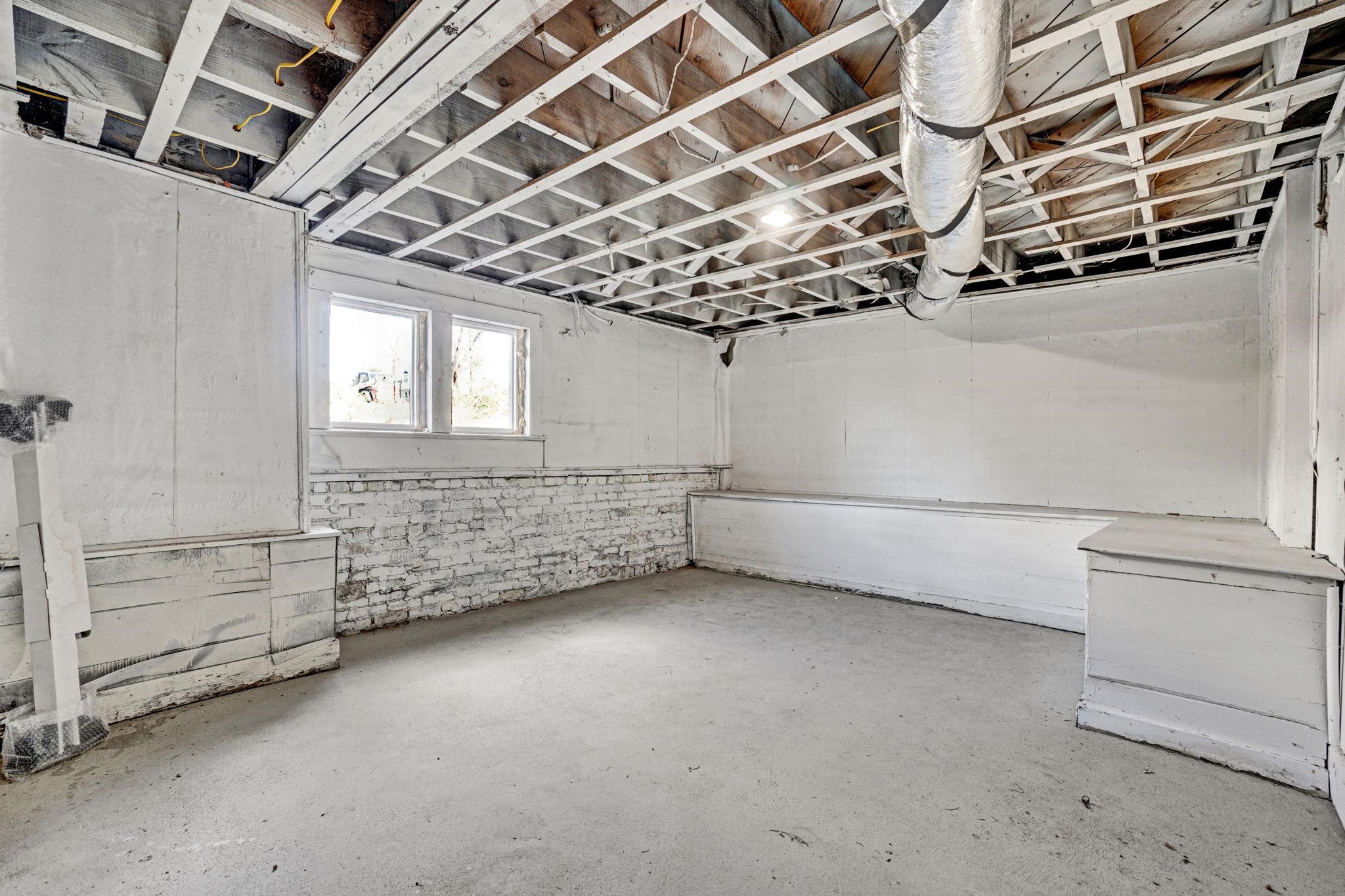 176 E Victoria Road Property Photo 43