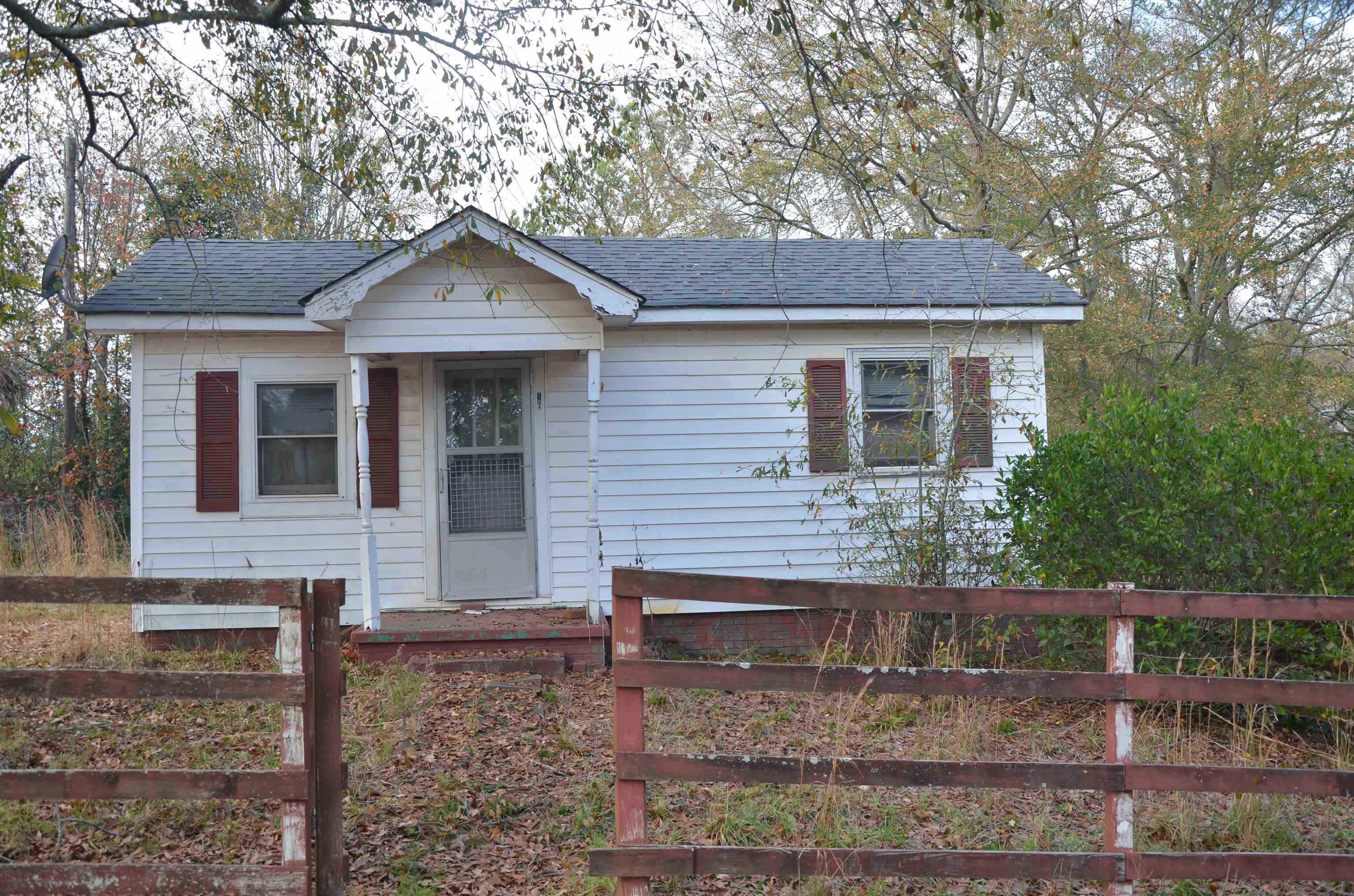 105 Mauldin Circle Property Photo 3