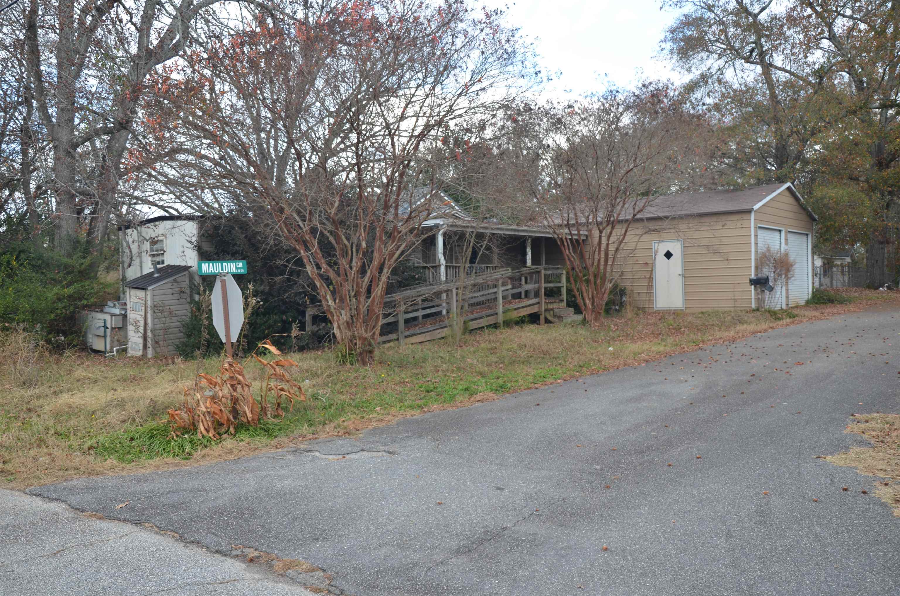 101 Mauldin Circle Property Photo 4