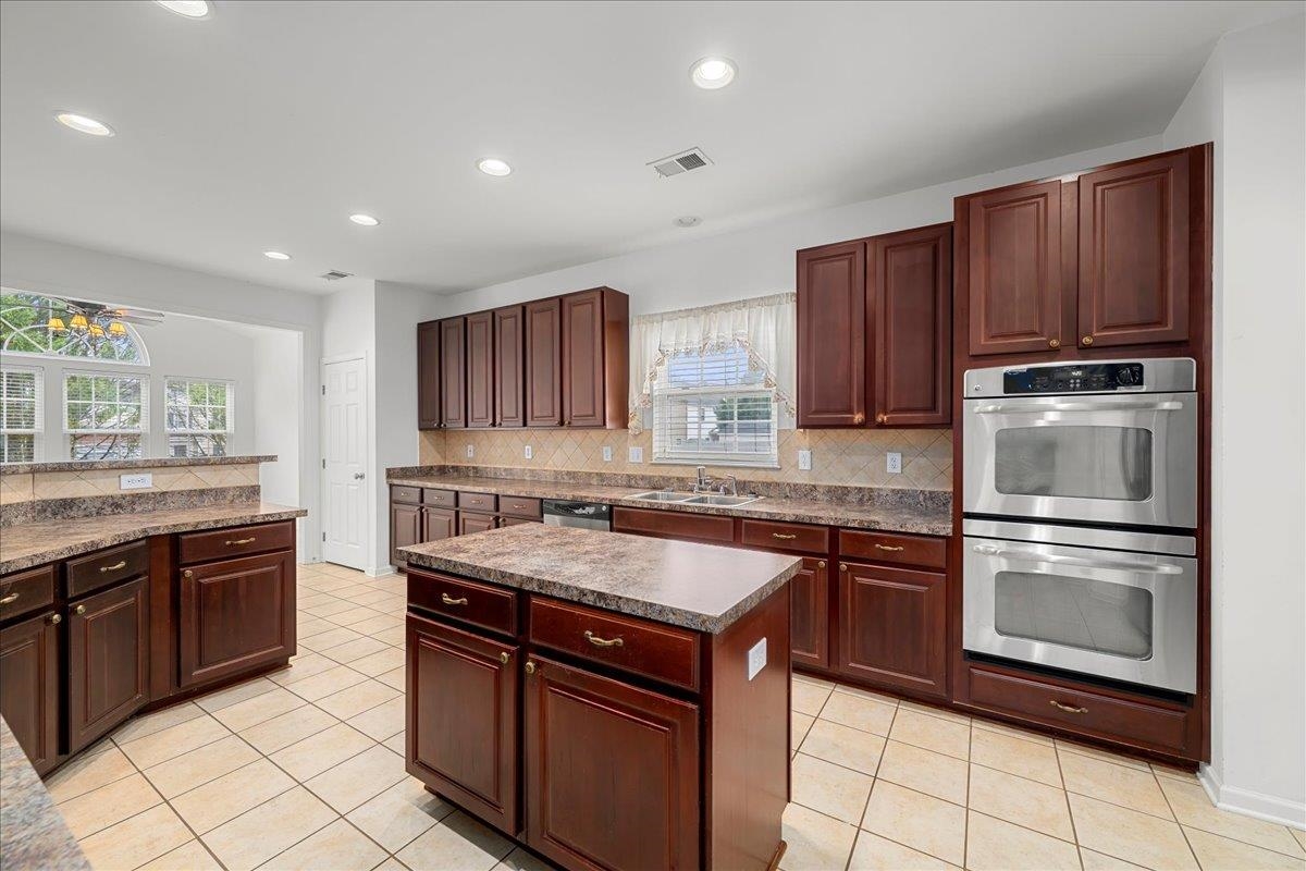 200 Stonebury Drive Property Photo 14