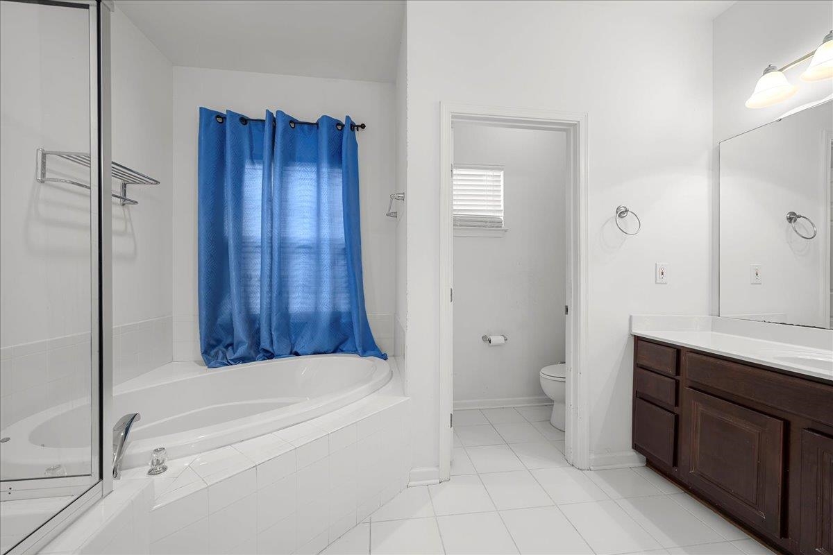 200 Stonebury Drive Property Photo 26