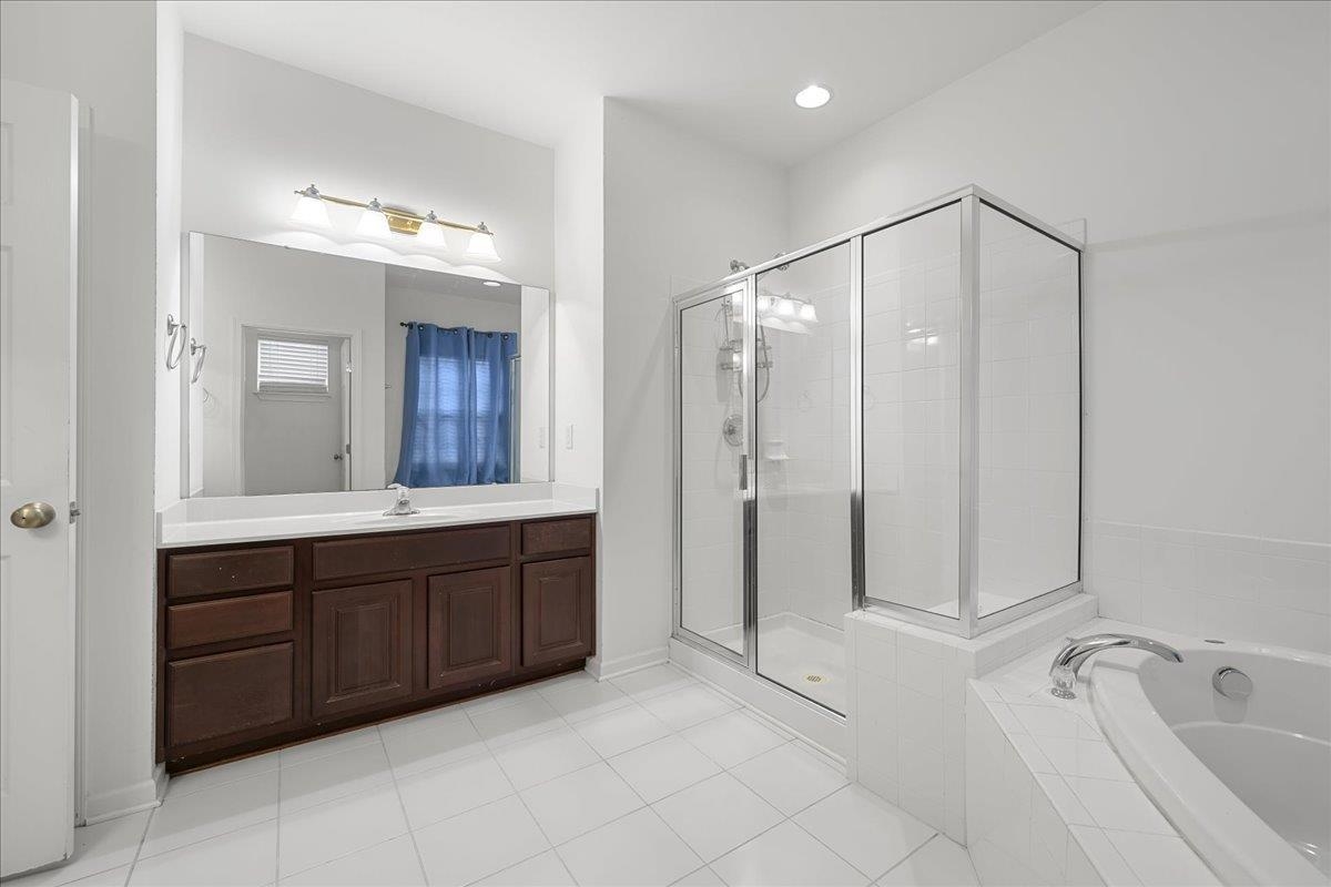200 Stonebury Drive Property Photo 27