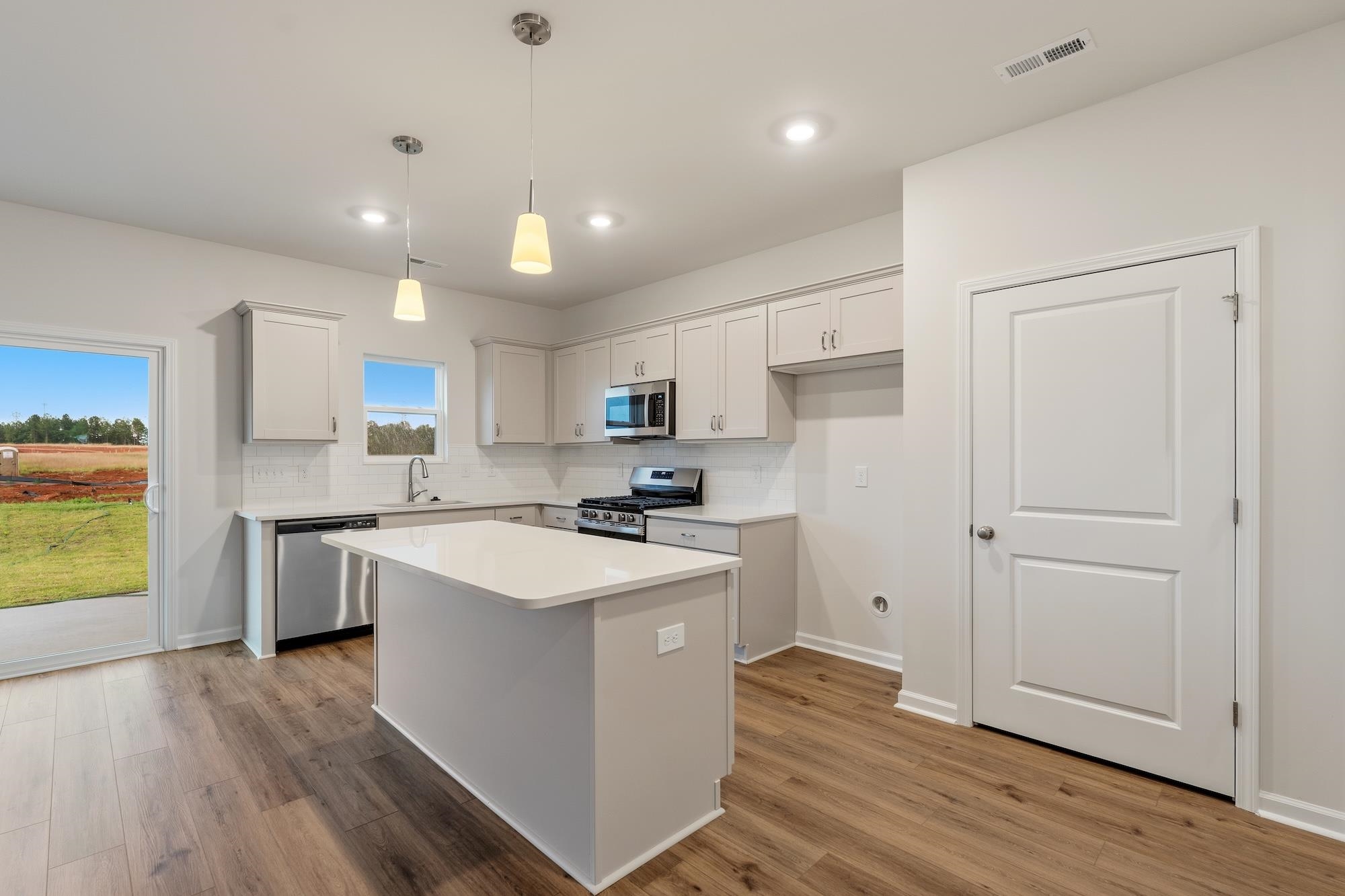 2300 Mill Loop Property Photo 4