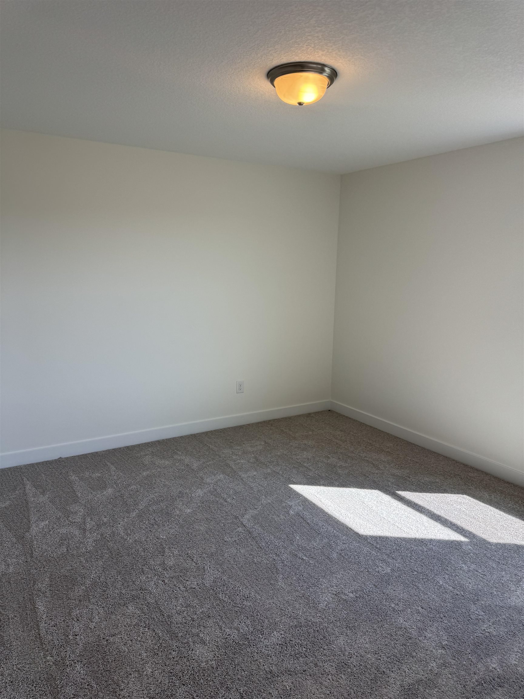 696 Davis Lane Property Photo 8