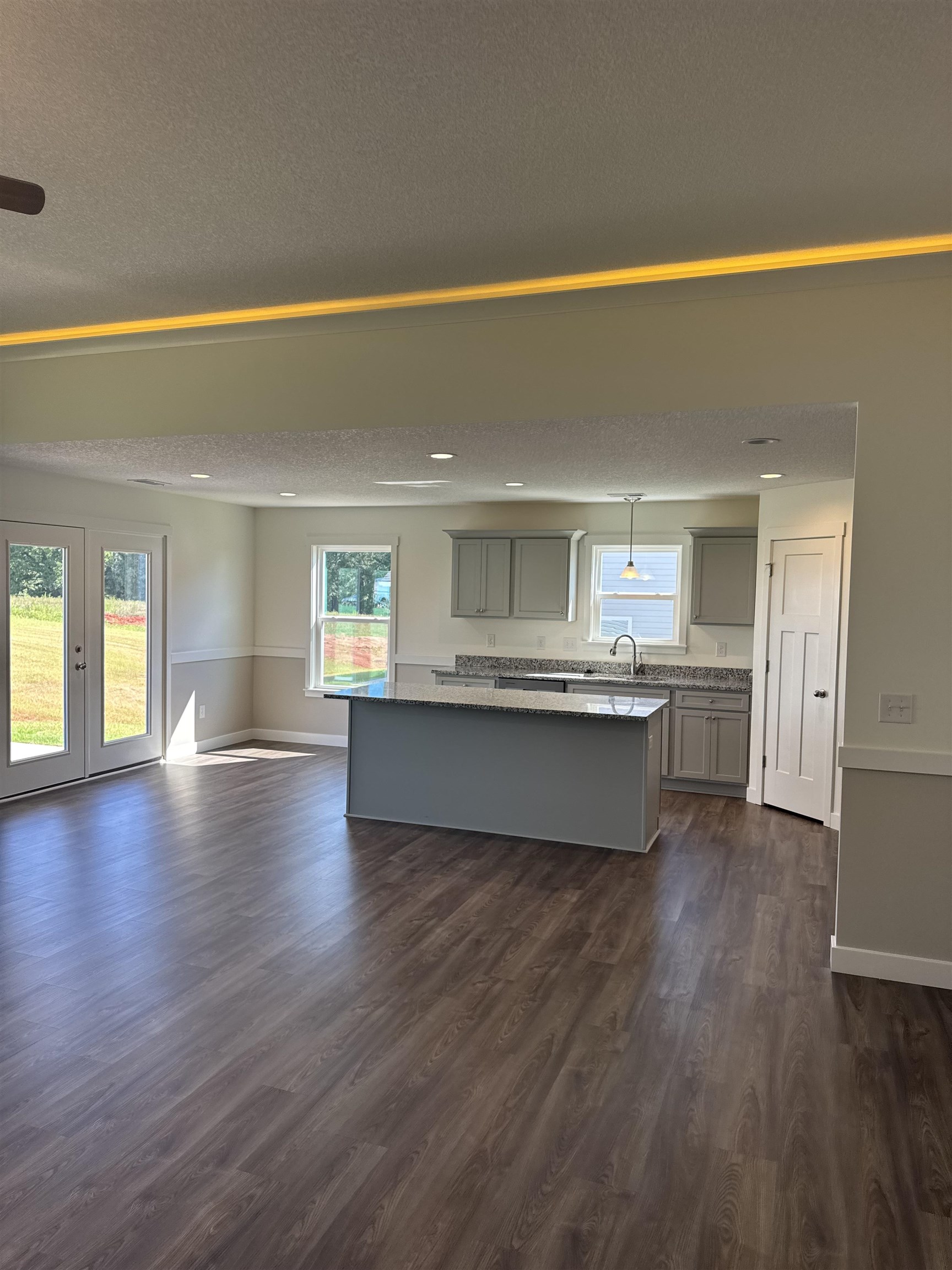 696 Davis Lane Property Photo 11