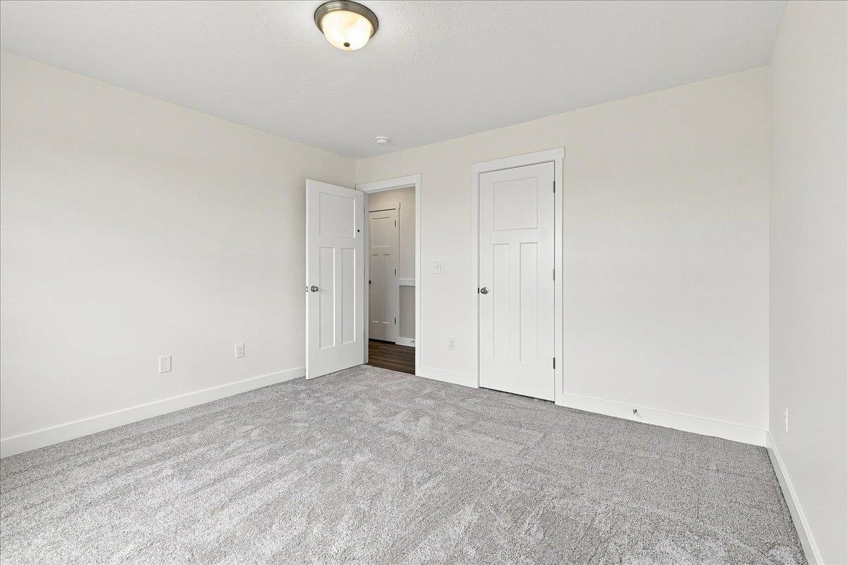 696 Davis Lane Property Photo 12