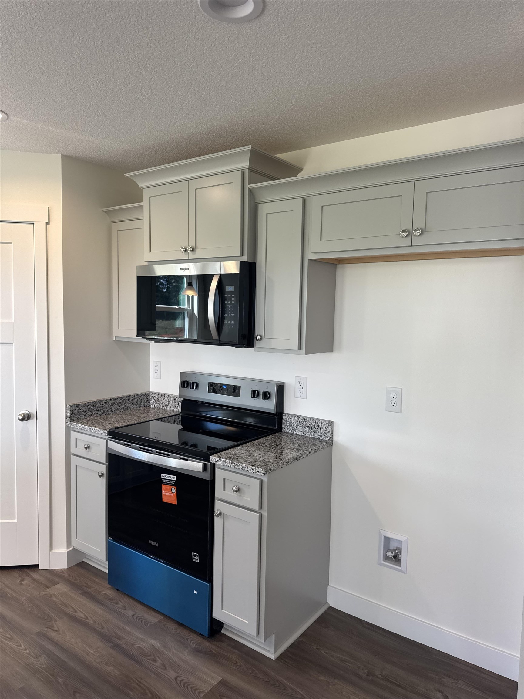 696 Davis Lane Property Photo 13