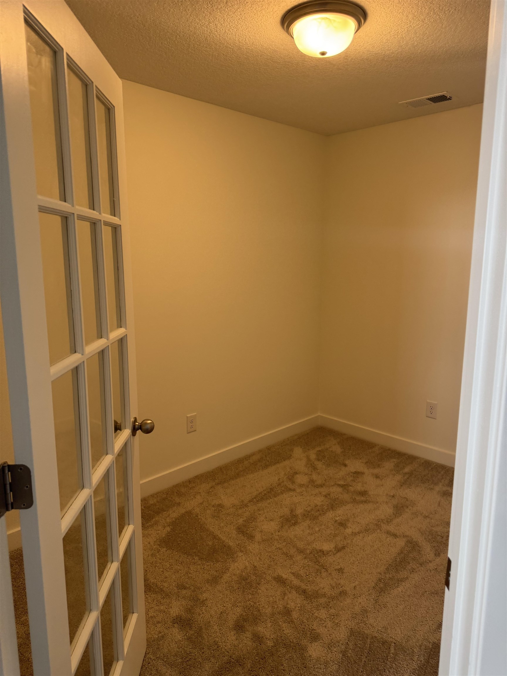 696 Davis Lane Property Photo 14