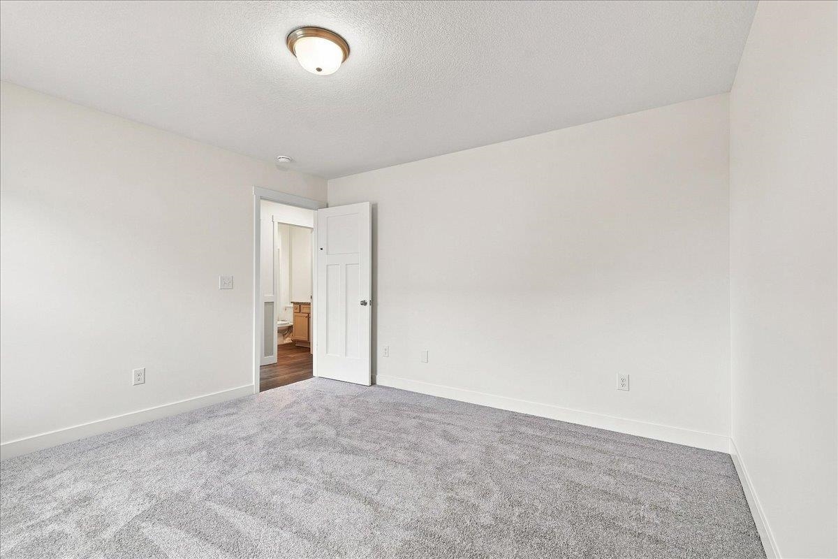 696 Davis Lane Property Photo 14