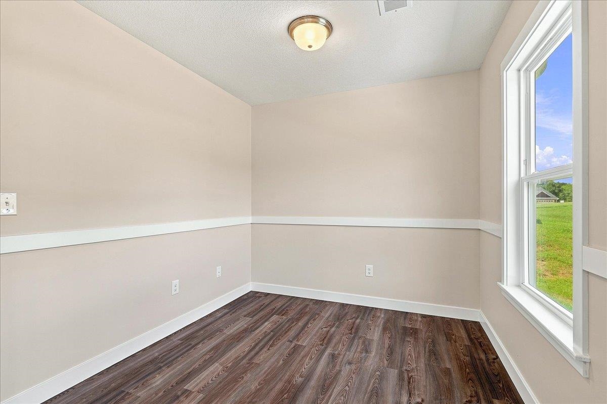 692 Davis Lane Property Photo 13