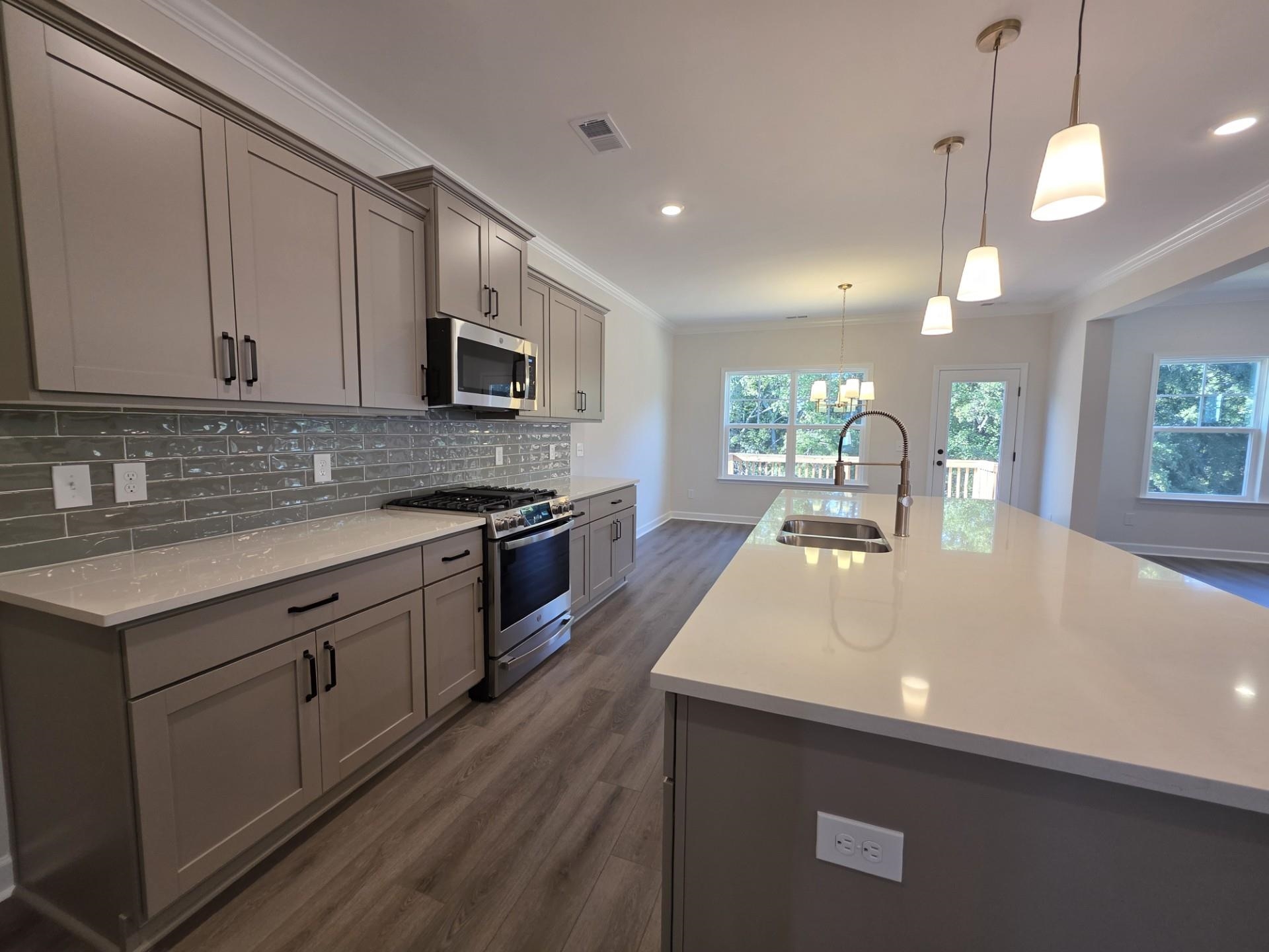 2061 Emily Margaret Road Property Photo 7