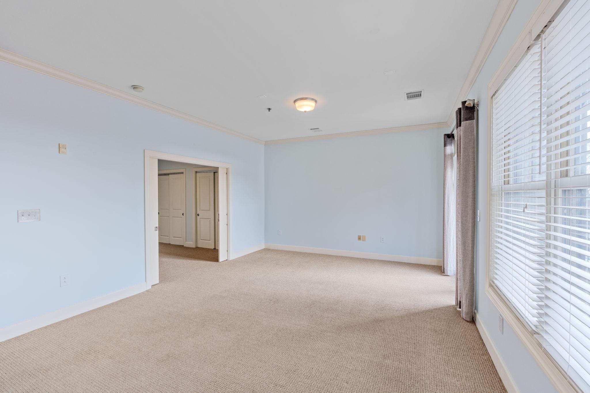 155 E Broad #412 Street Property Photo 19
