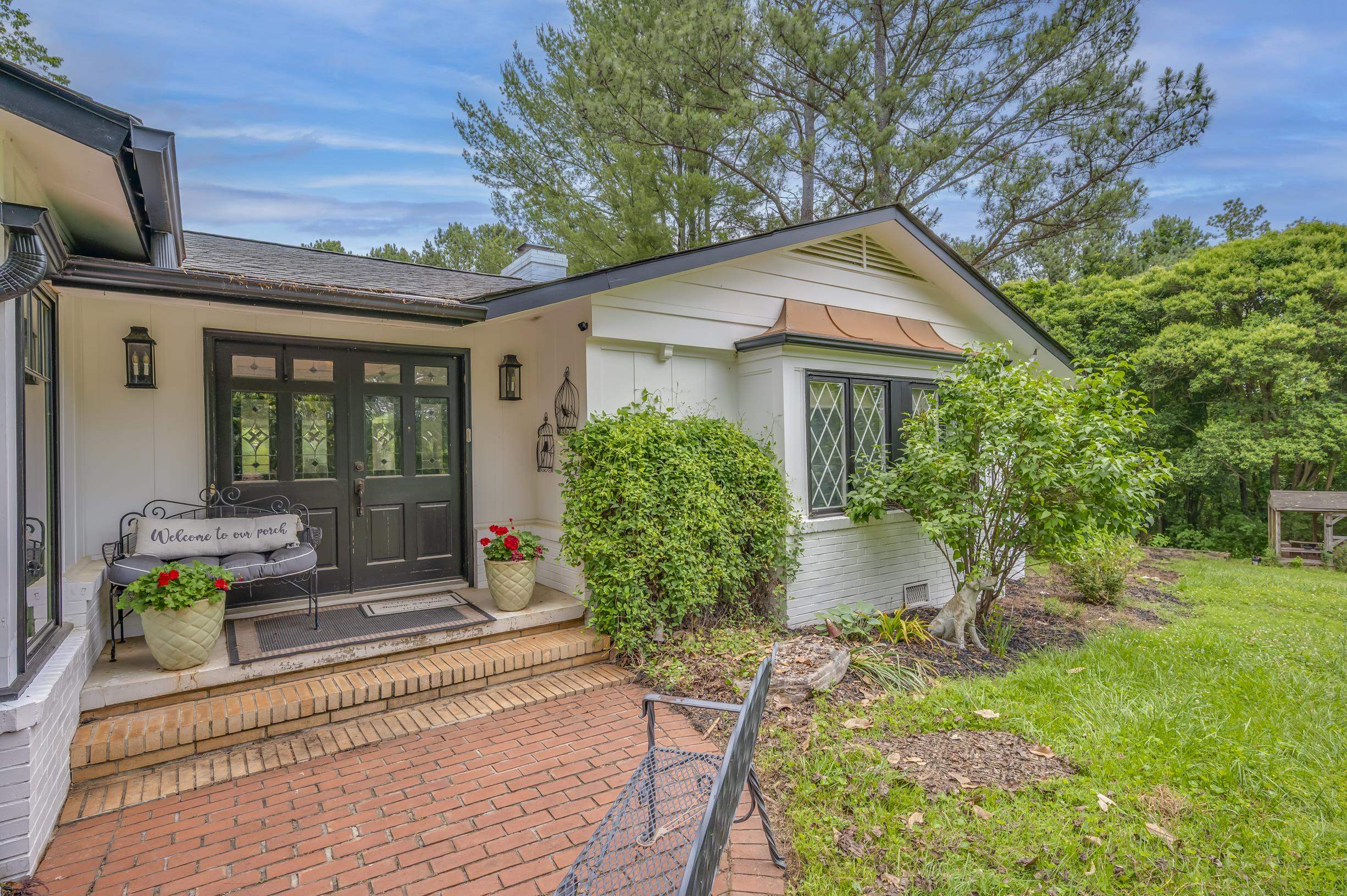 64 Persimmon Hill Drive Property Photo 4