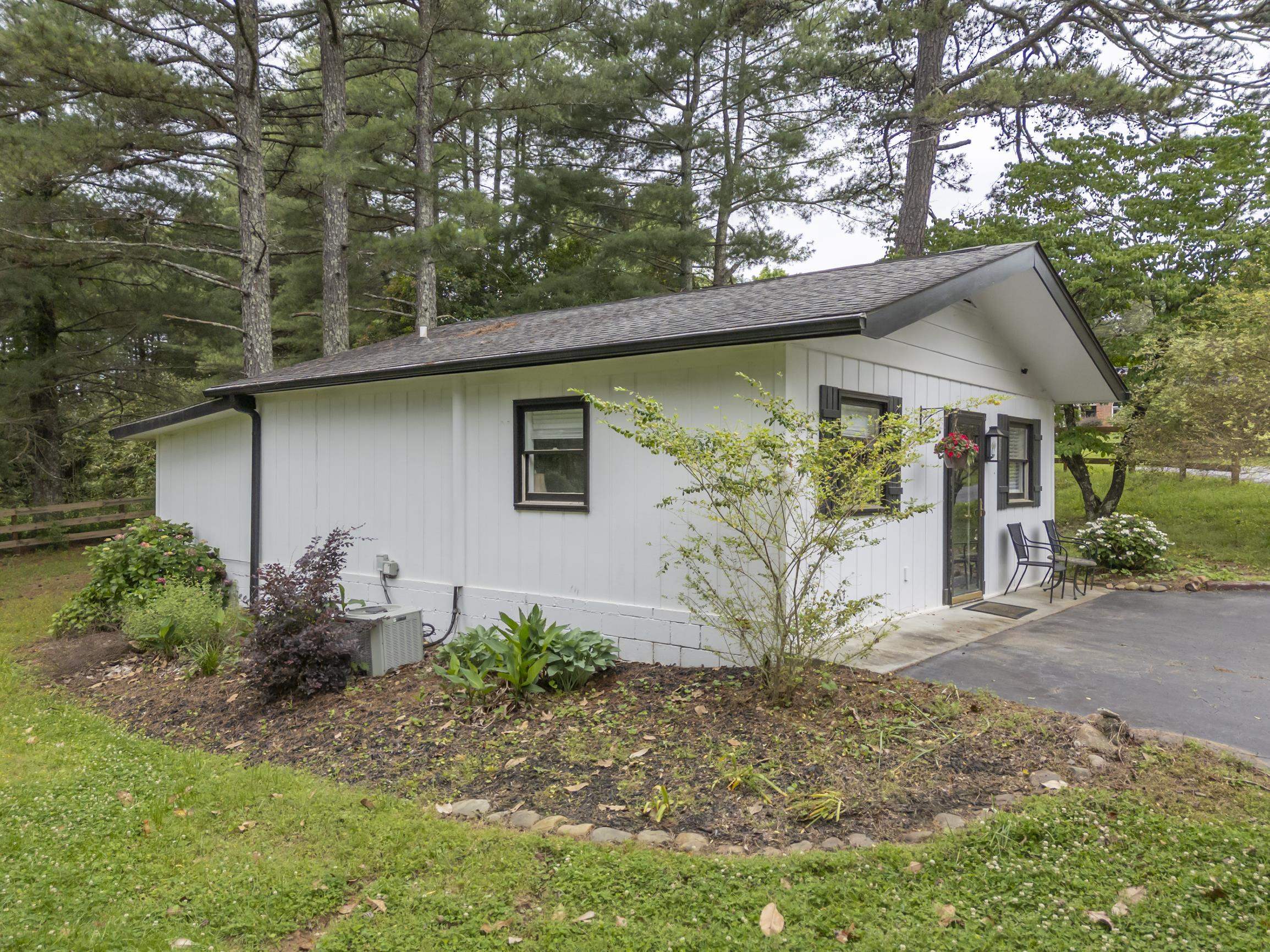 64 Persimmon Hill Drive Property Photo 33