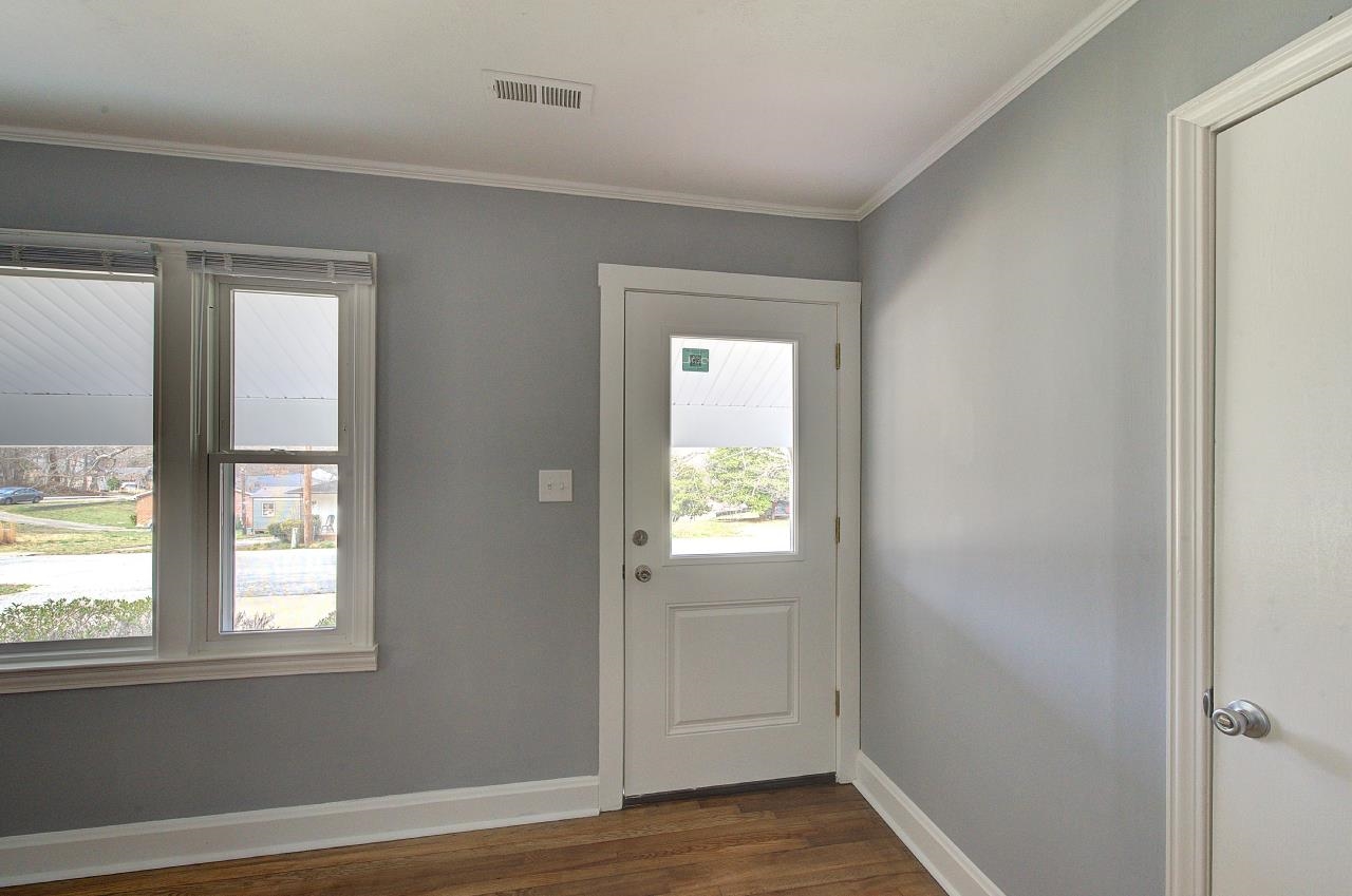 315 Ivydale Property Photo 4