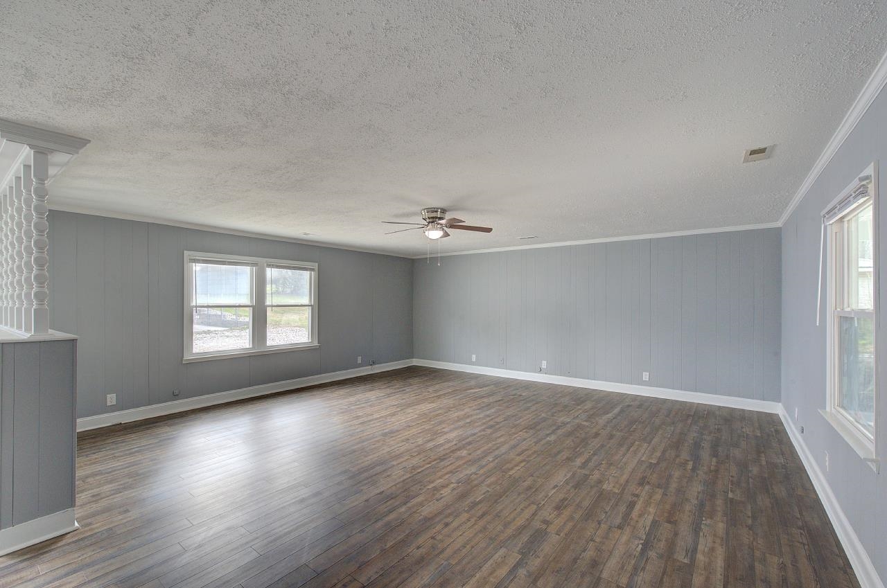 315 Ivydale Property Photo 9