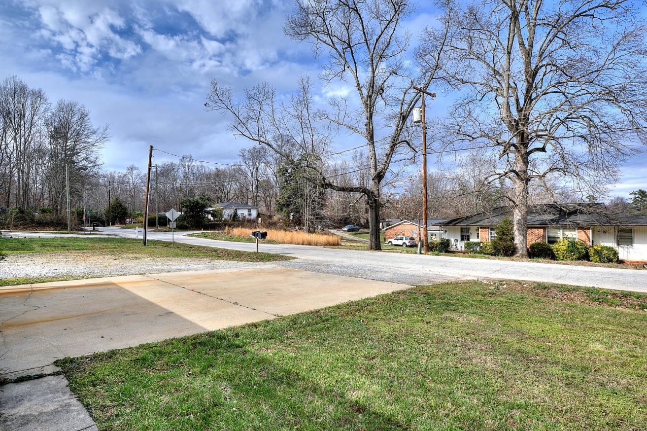 315 Ivydale Property Photo 49