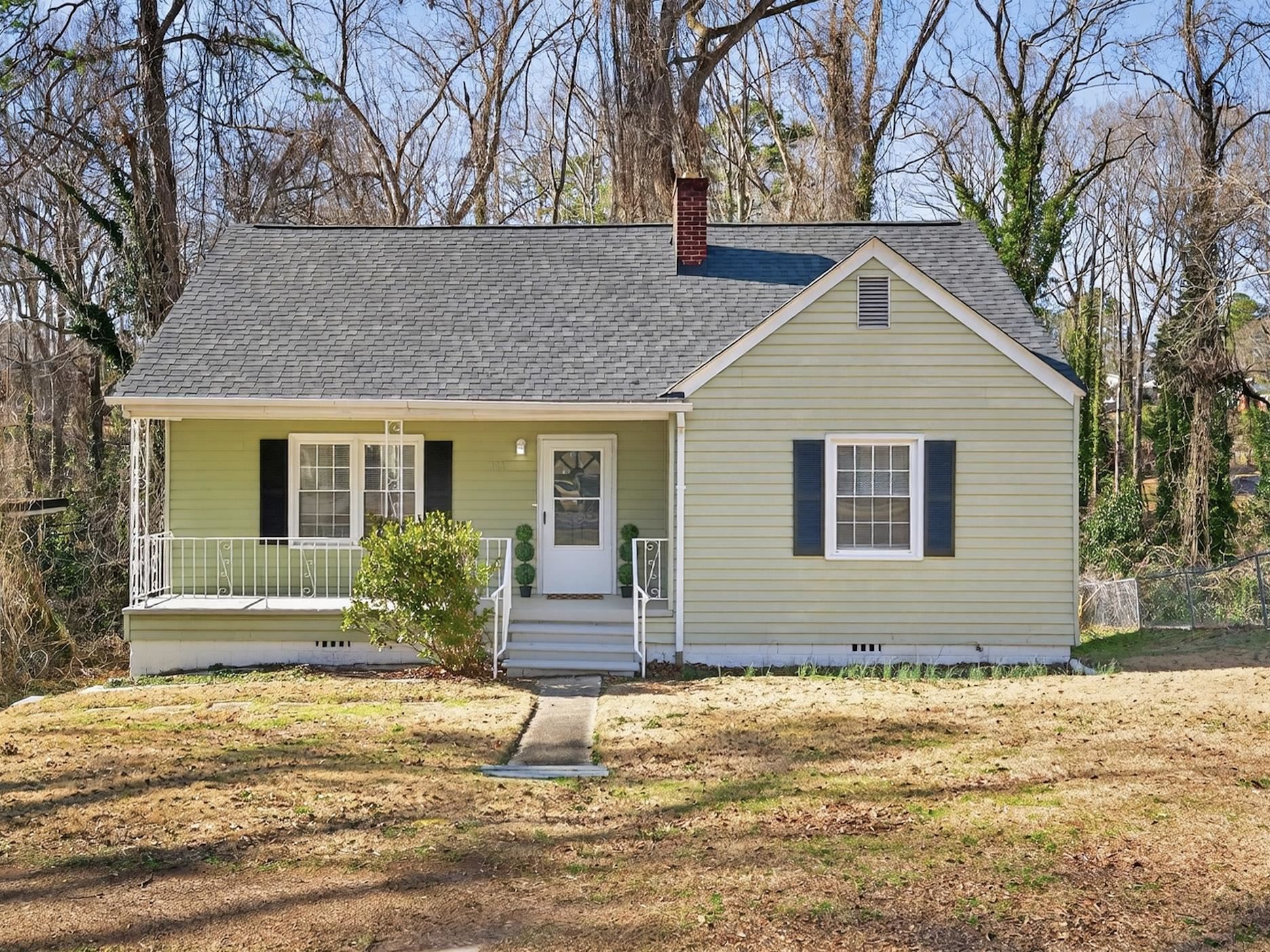 111 Oakleaf Drive Property Photo 1