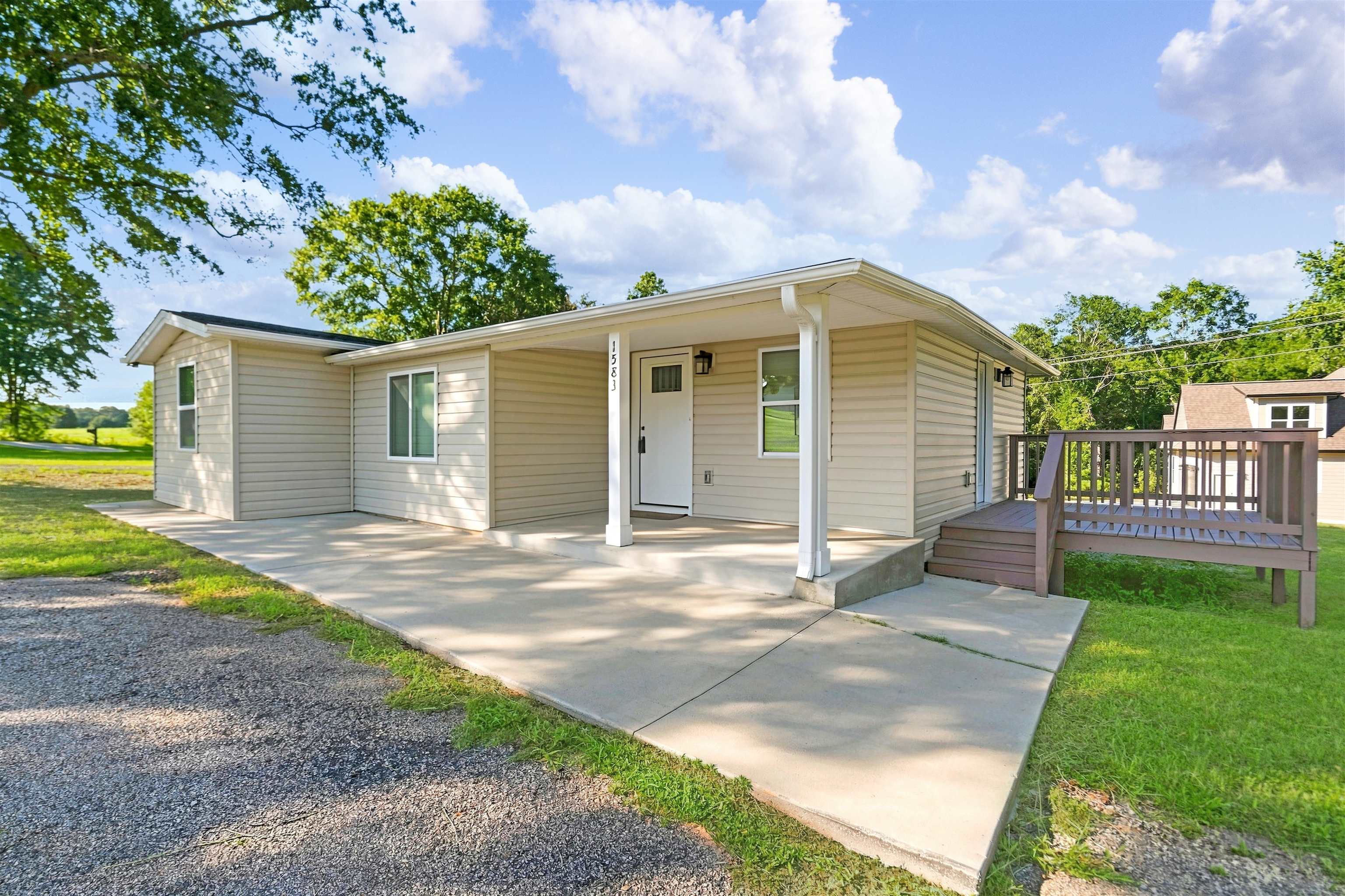 1583 Sandy Ford Road Property Photo 2