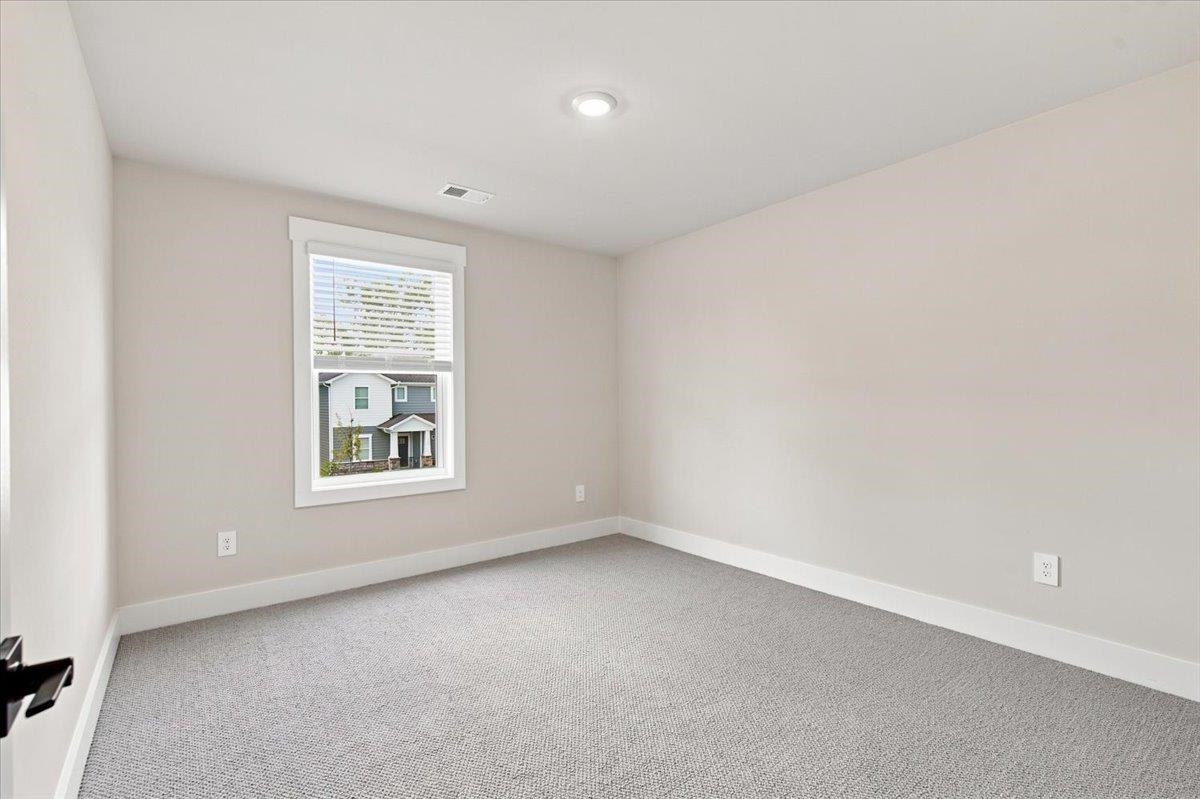 347 Allingham Road Property Photo 22