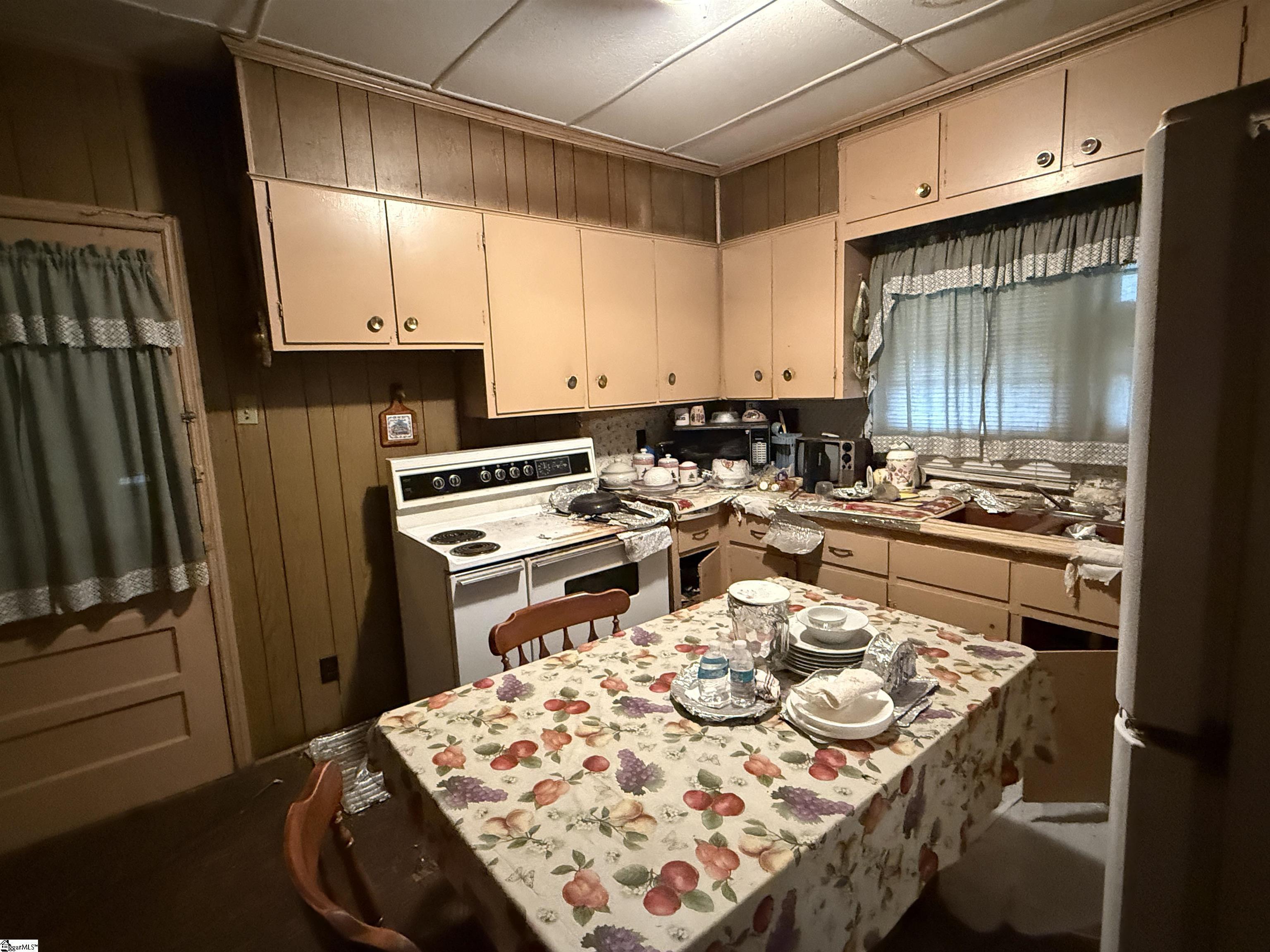 200 King Street Property Photo 5