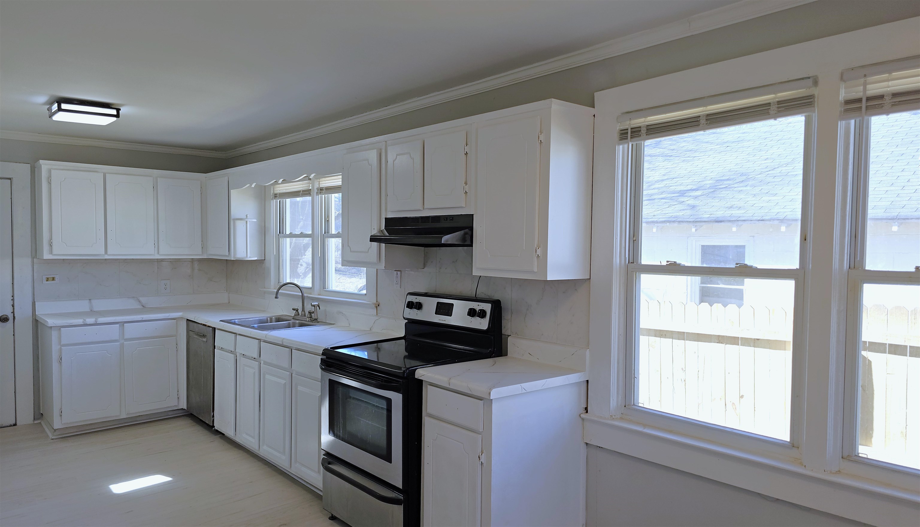 210 James Street Property Photo 10