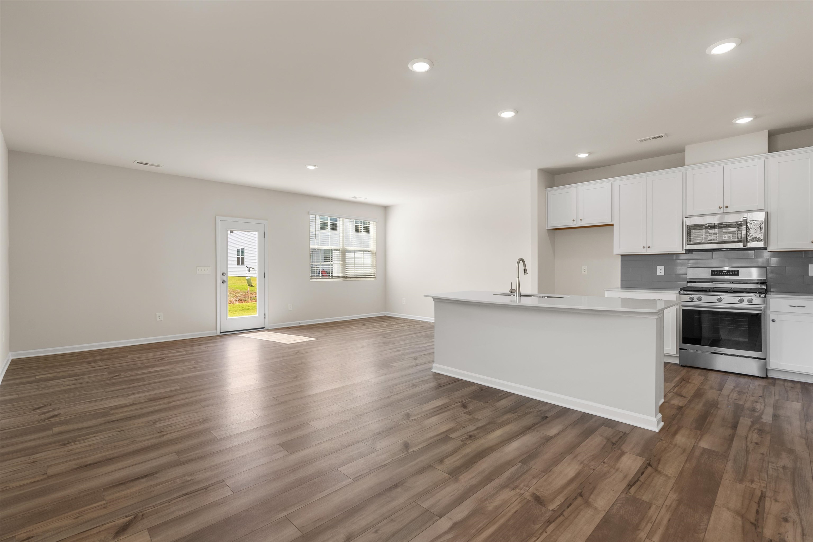 1748 Hidalgo Drive Property Photo 8